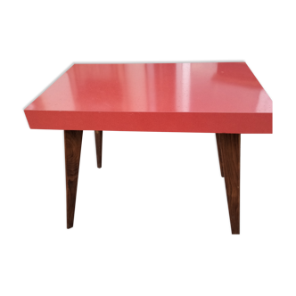 Table formica red foot compass