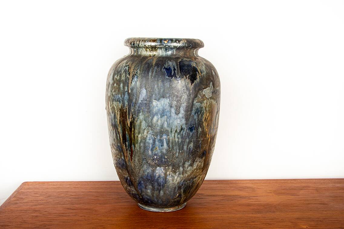 Large Art Deco vase, in glazed and iridescent blue stoneware, by Roger Guérin 1930.