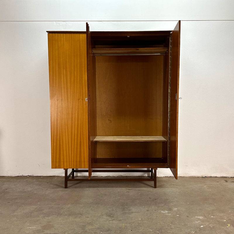 Vintage garderobekast