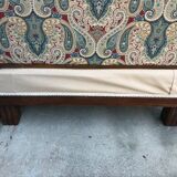 Bench reads art deco