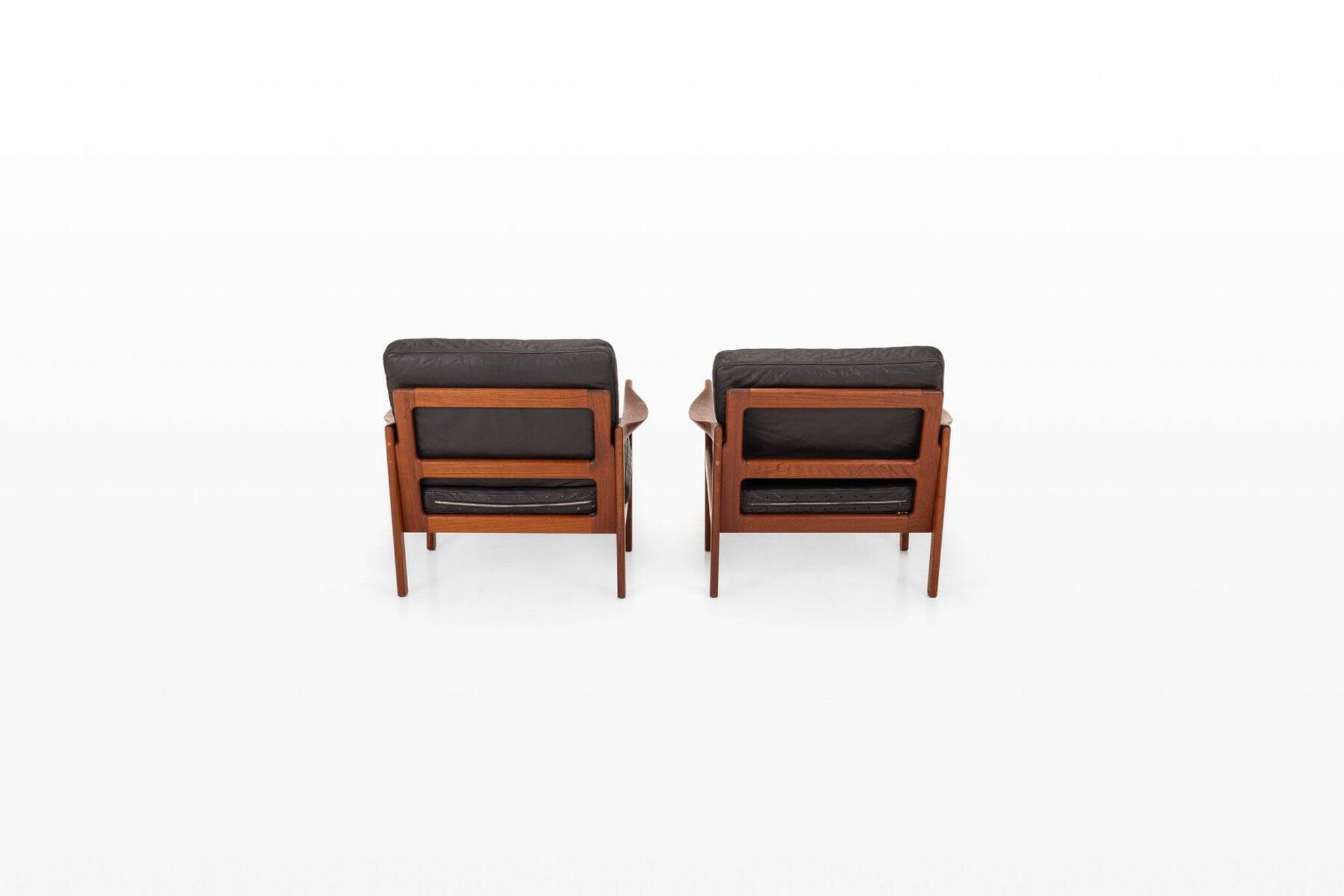 Vintage easy chairs by Illum Wikkelsø for Niels Eilersen, 1960s, set of 2