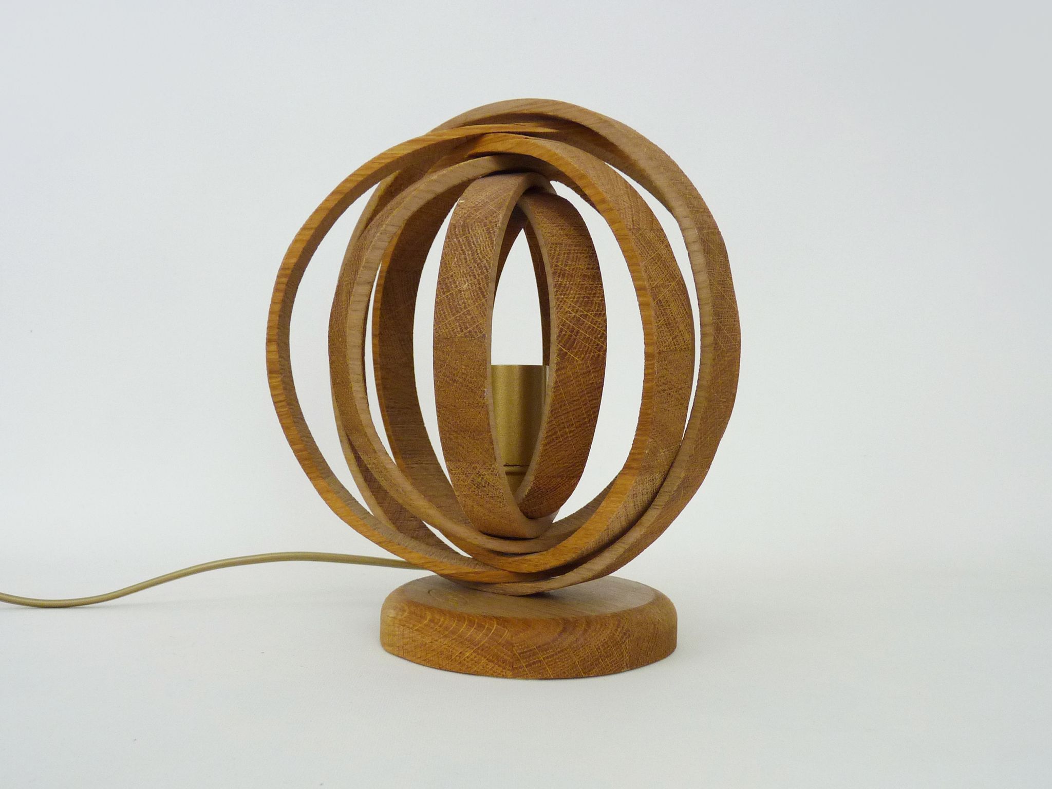 Modular lamp design in wood ENAOL