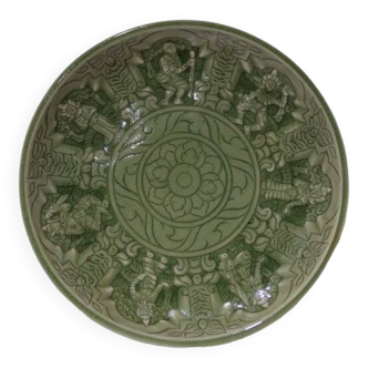 Assiette émaillée thai celadon , poterie vert jade