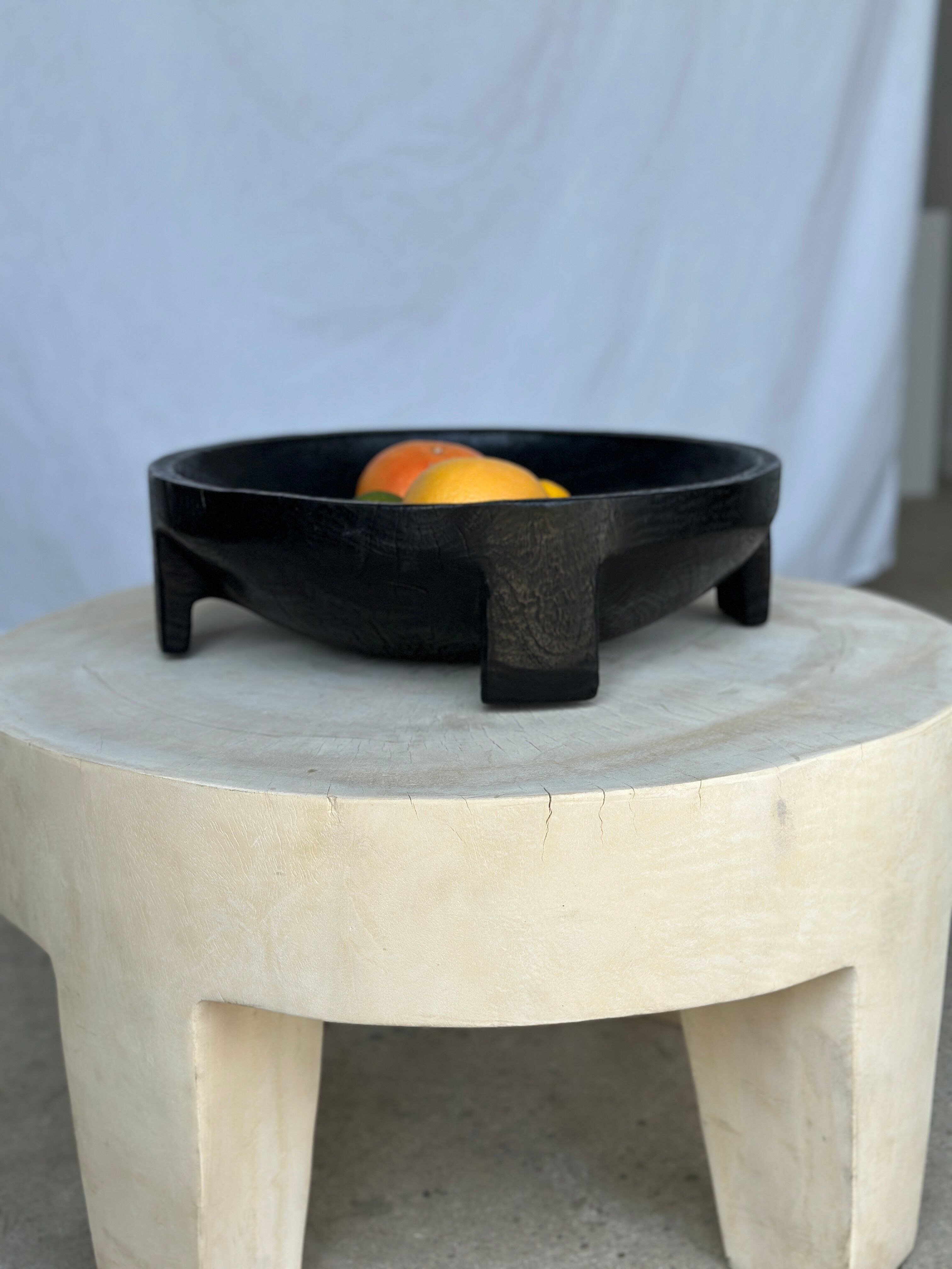 Cut in monoxyl mango wood