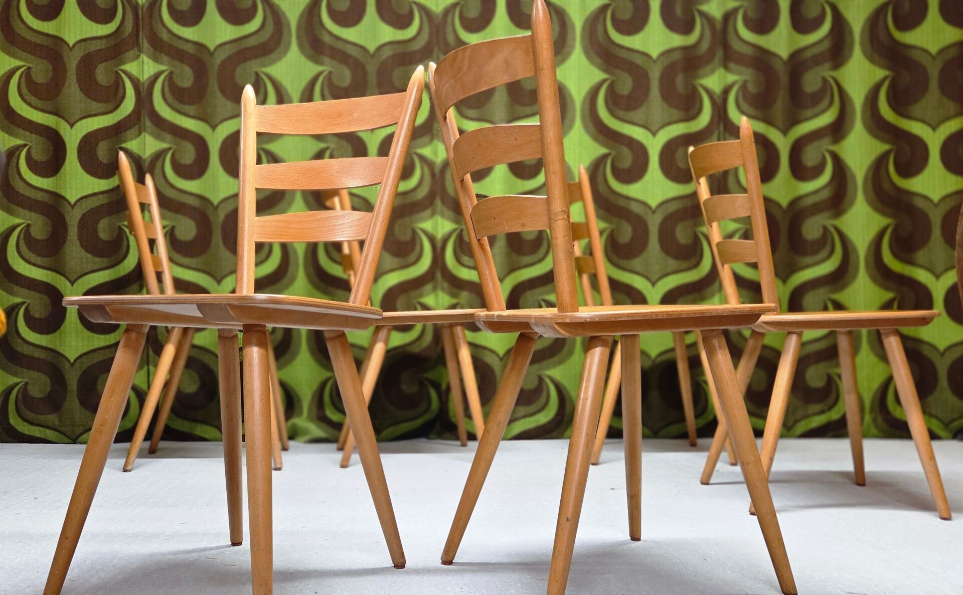 Lot of 6 Campagnard bistro chalet chairs 1960 vintage