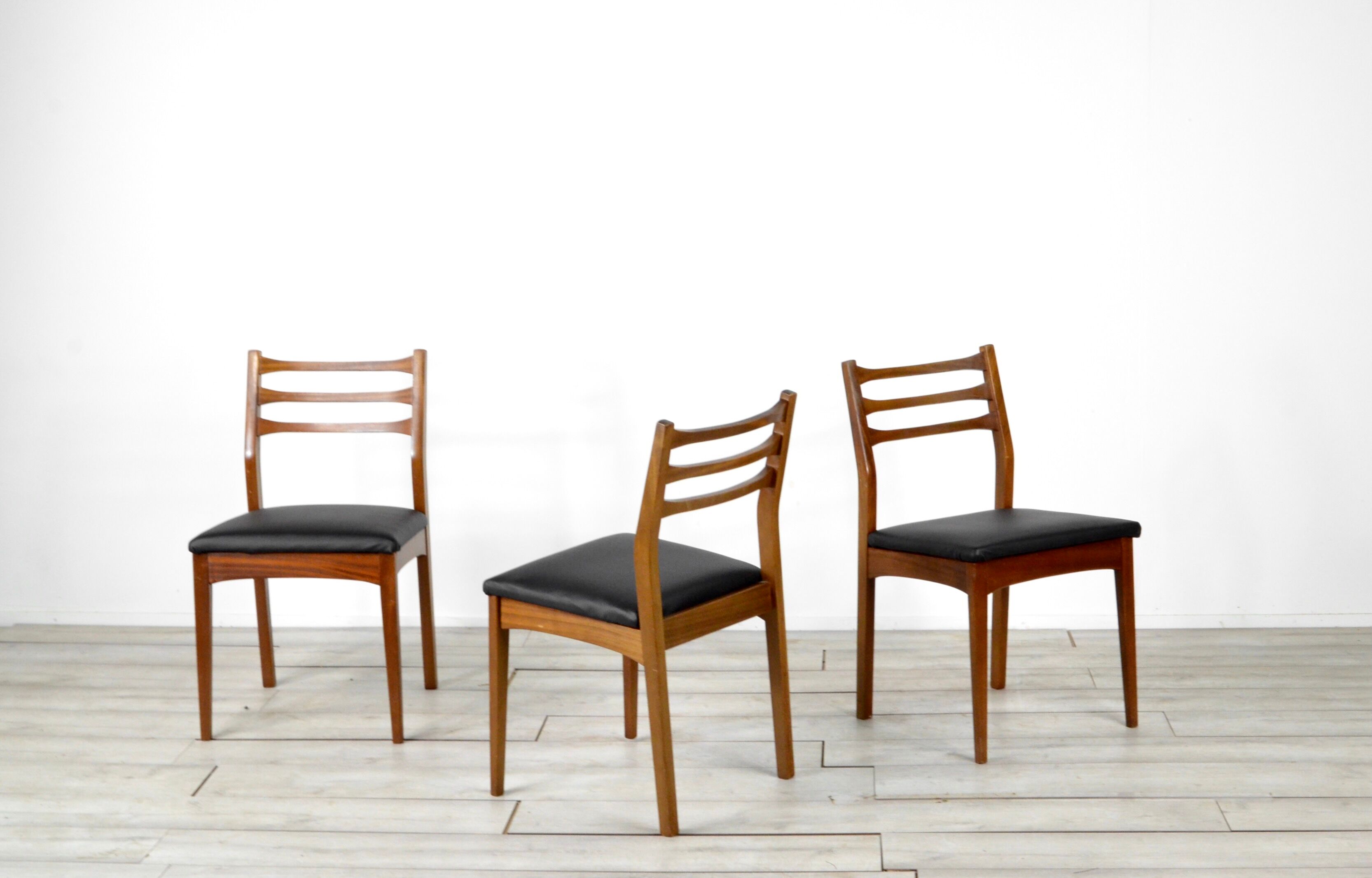 Set of 4 midcentury 'meredew' teak chairs