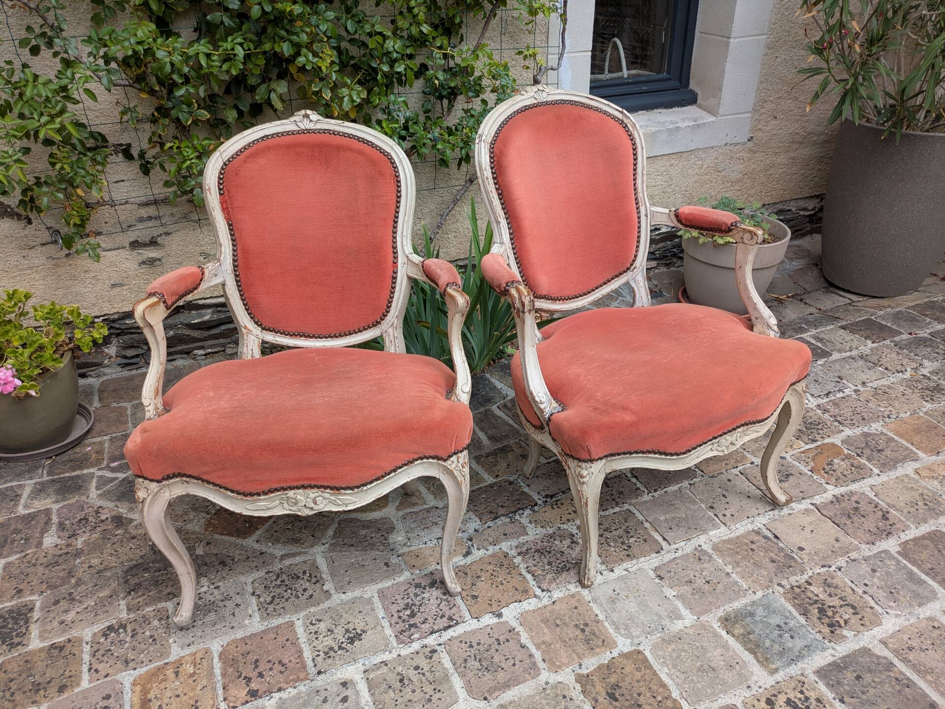 Paire de fauteuils d'époque Louis XV