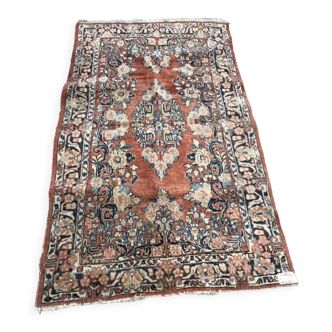 Oriental carpet (205 x 135cm)