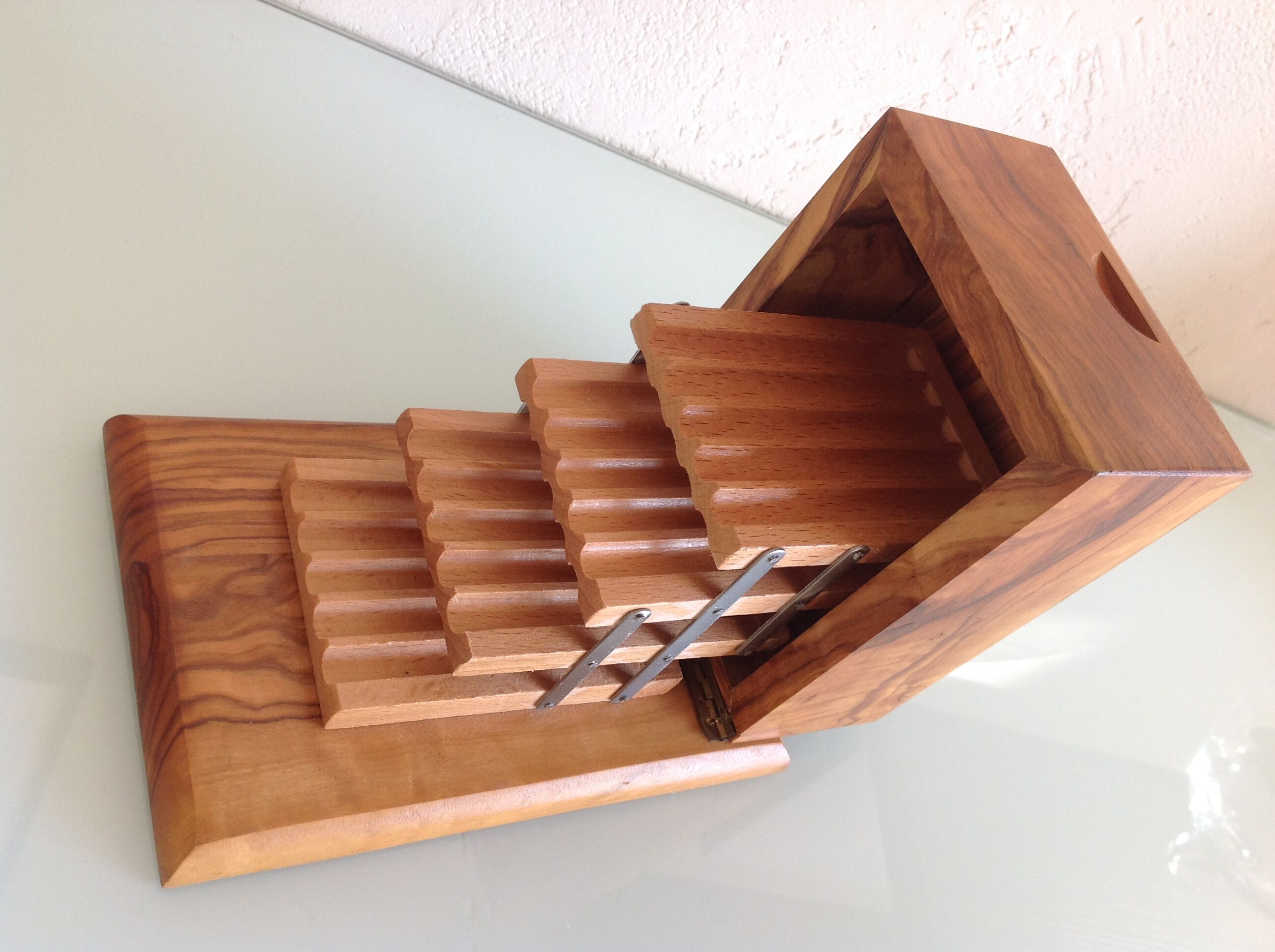 Old patented/vintage 1970s cigarette box