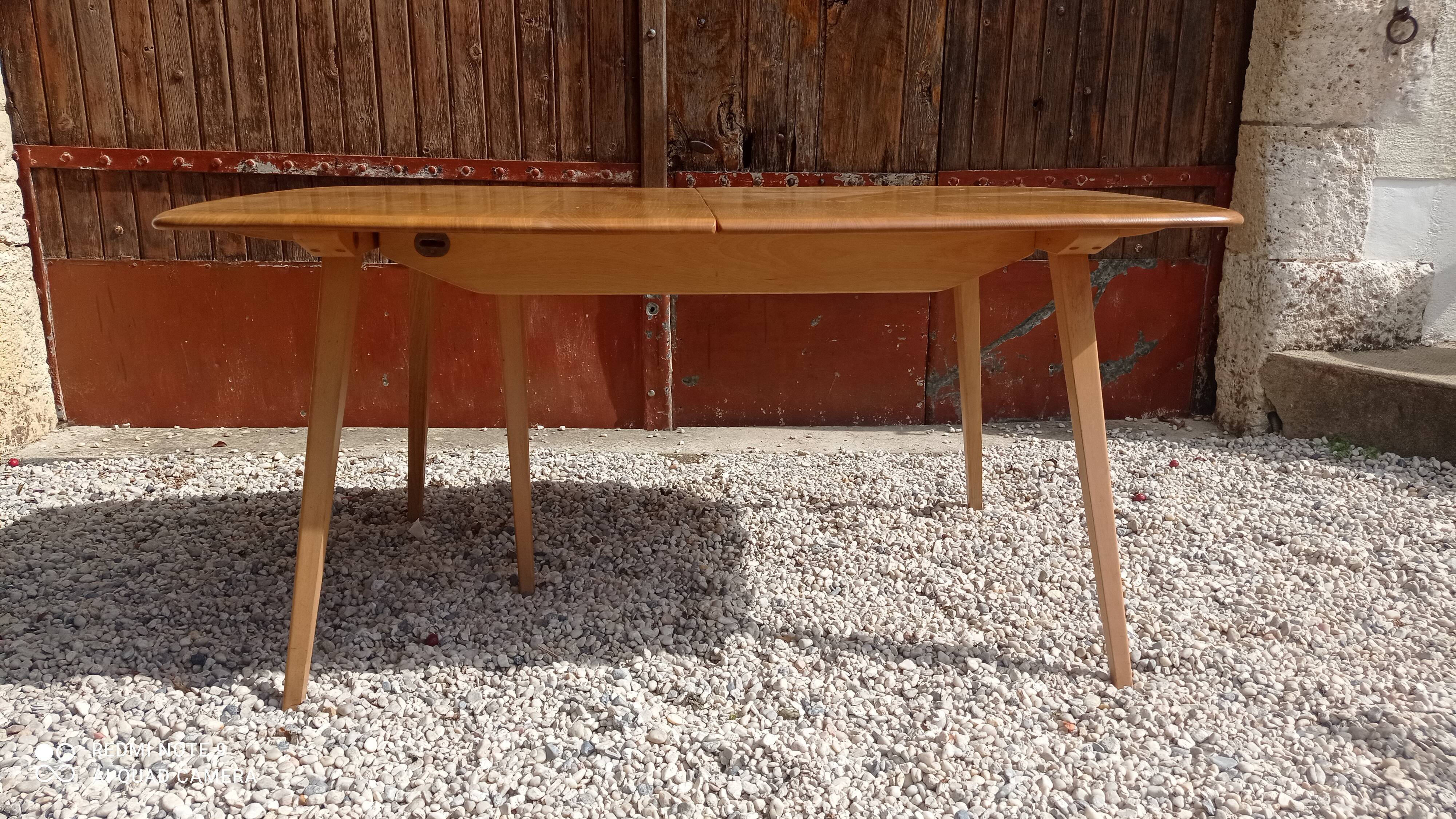 Table Ercol