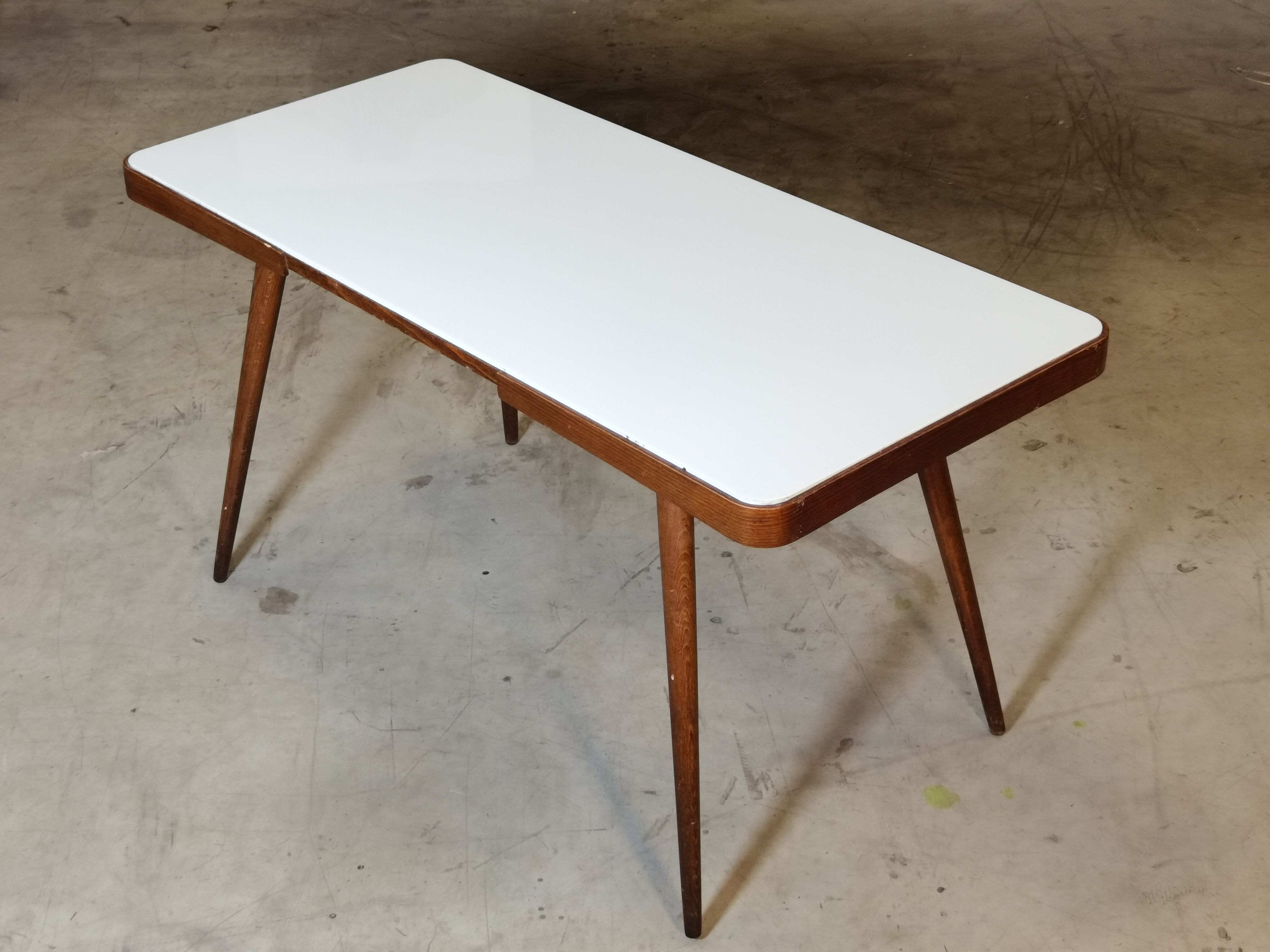 White Jiri Jiroutek table