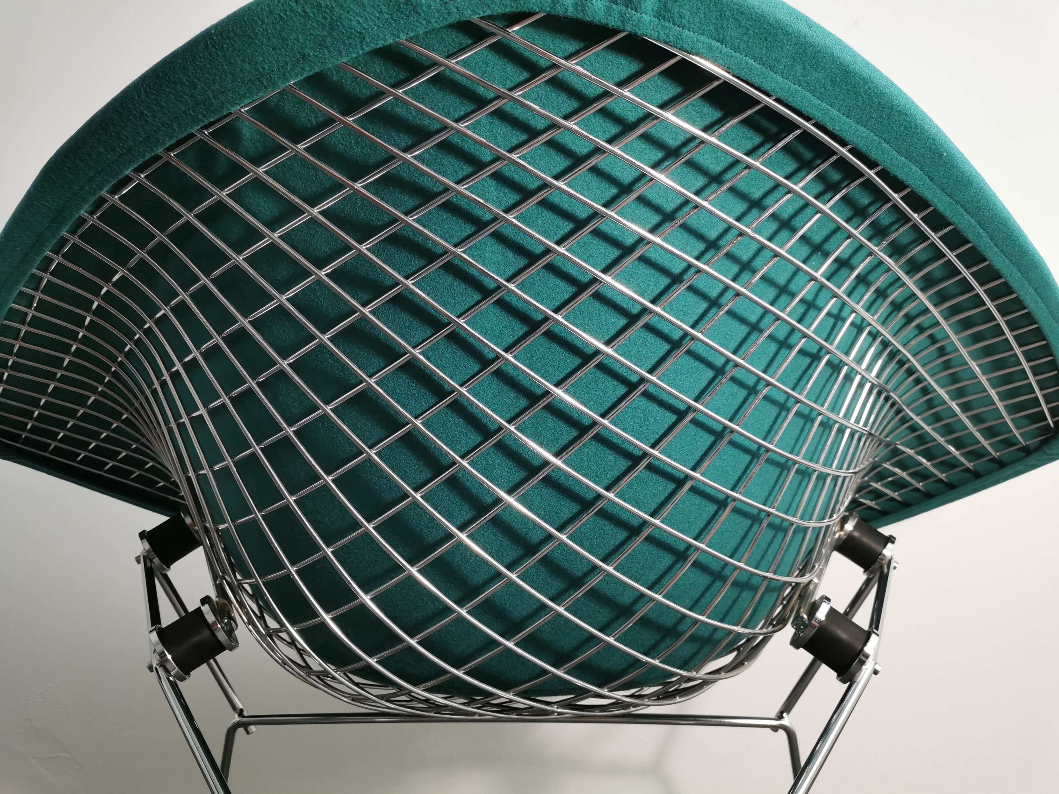 Diamond lounge armchairs by Harry Bertoia for Knoll