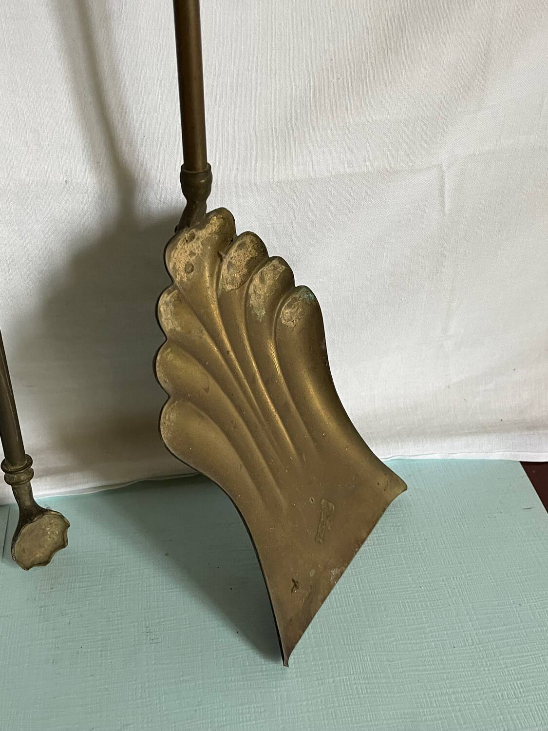 Accessoires de cheminée anciens en laiton