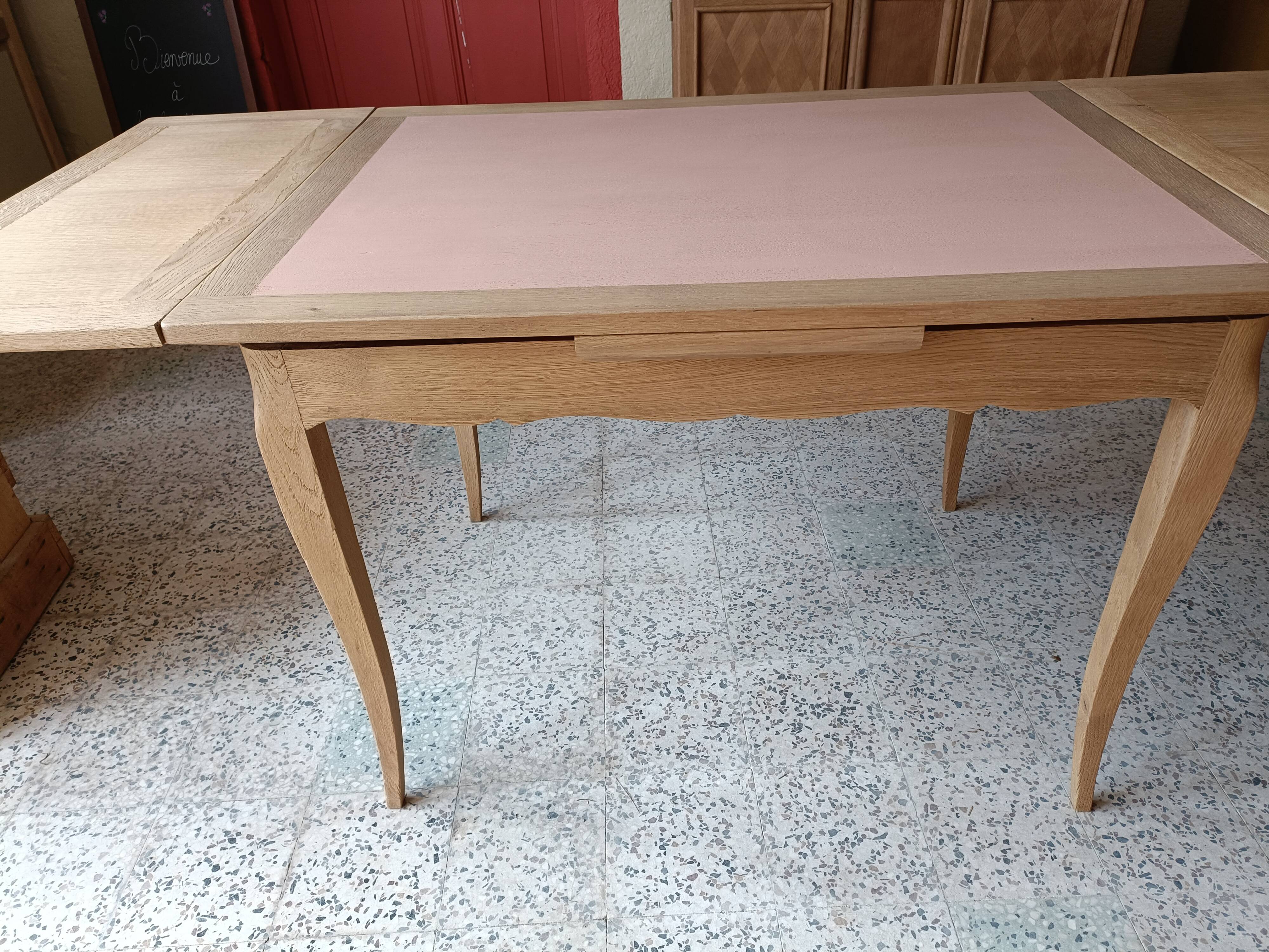 Table avec rallonges intégrées rénovée