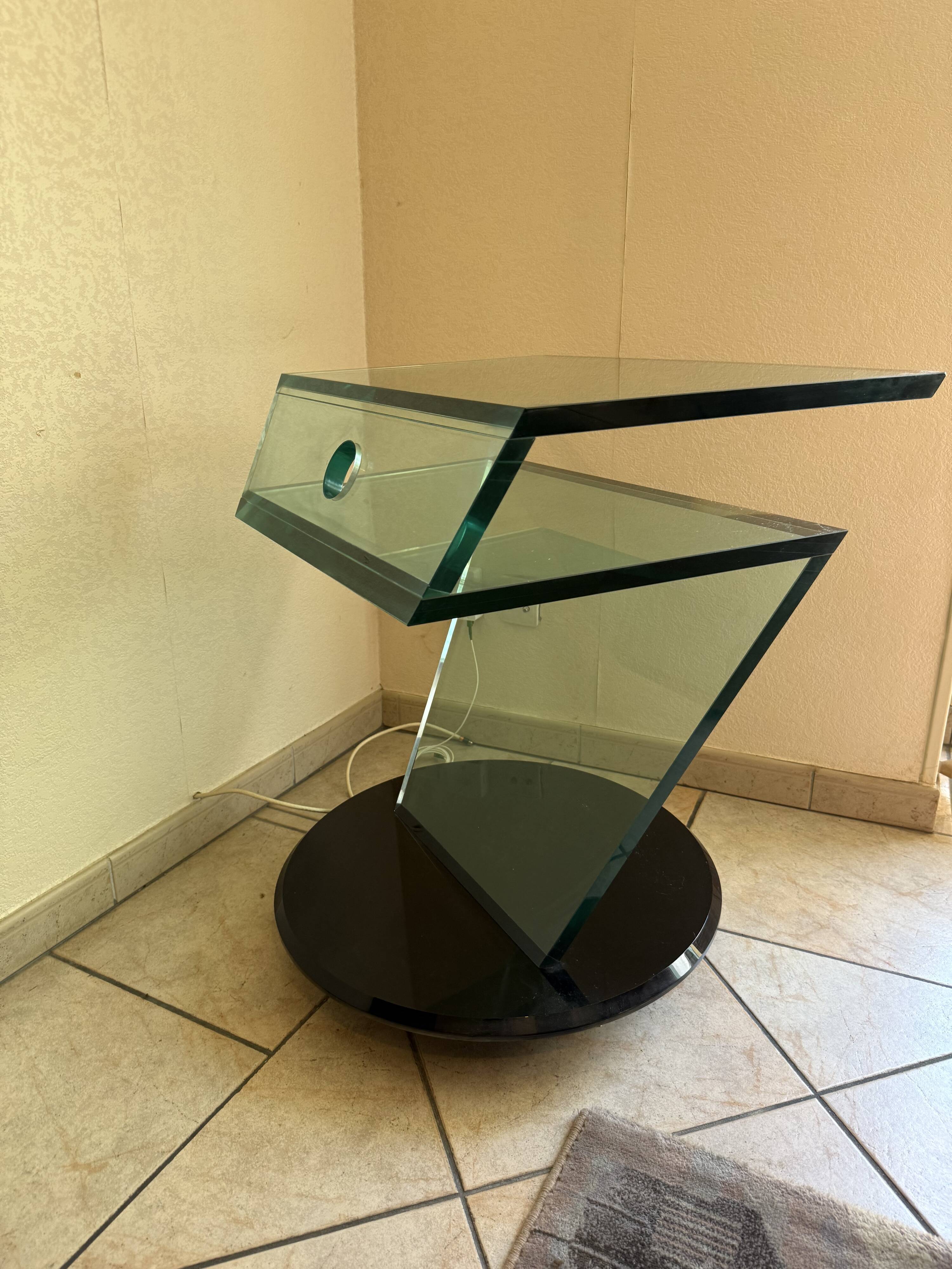 Meuble tv pivotant en verre roche bobois modèle jazz