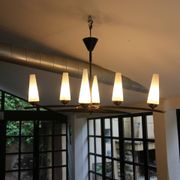 Lustre 6 feux Mid-Century - Opaline et laiton - Style Lunel - Arlus