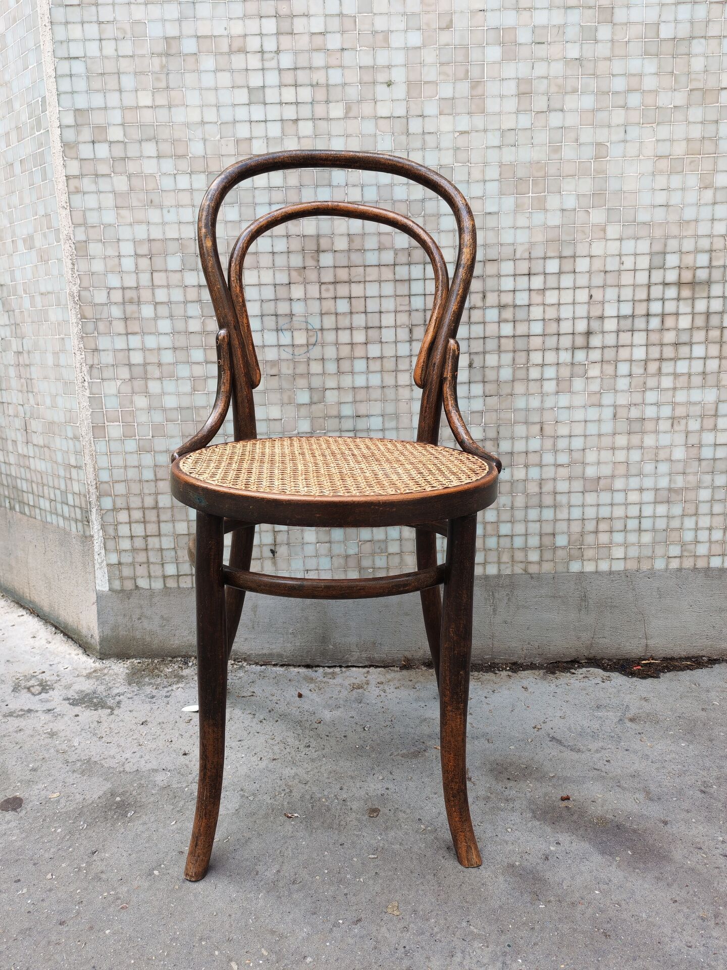 Chaise bistrot ancienne en bois courbé modèle18  Thonet