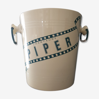 Champagne bucket pipper