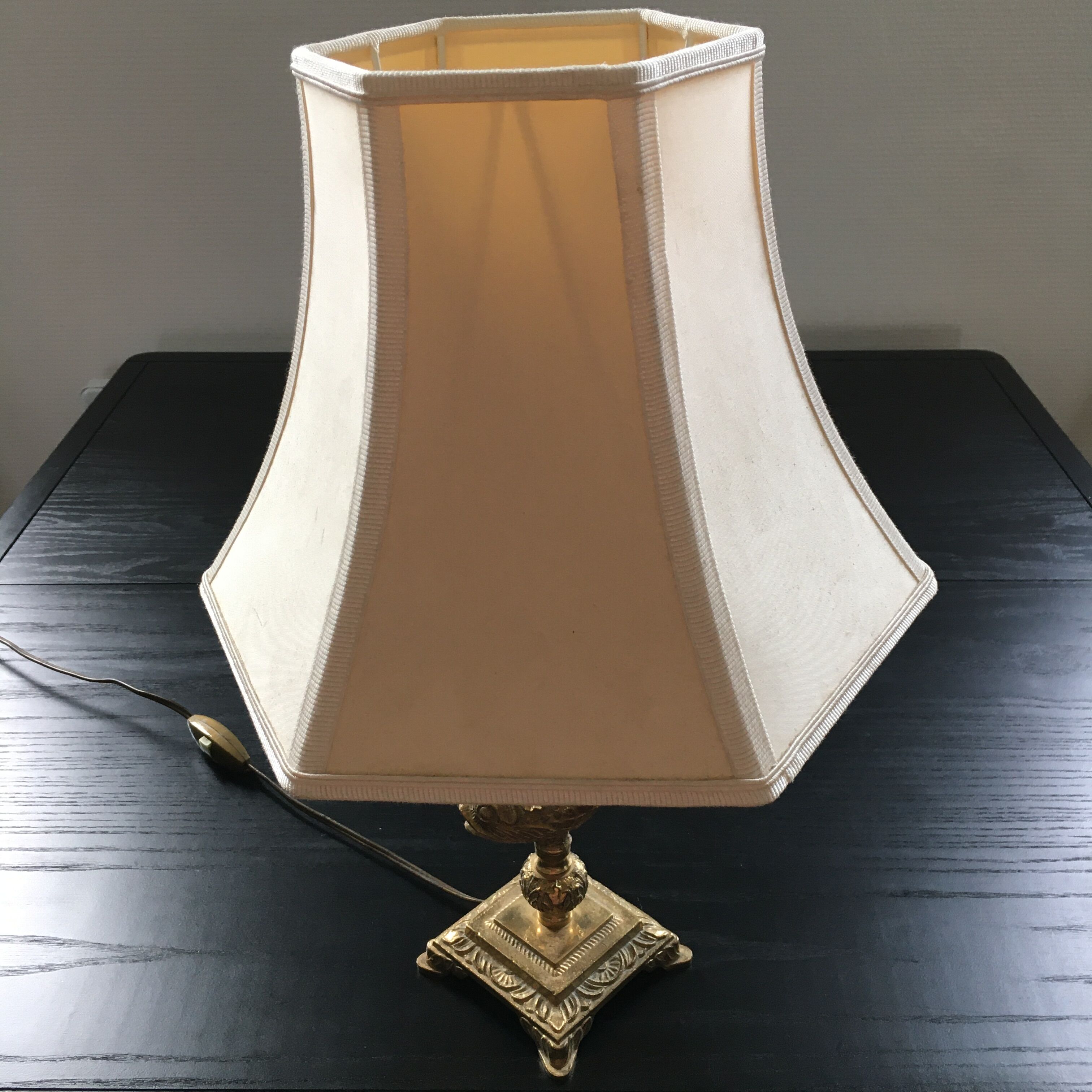 Golden bronze fish lamp