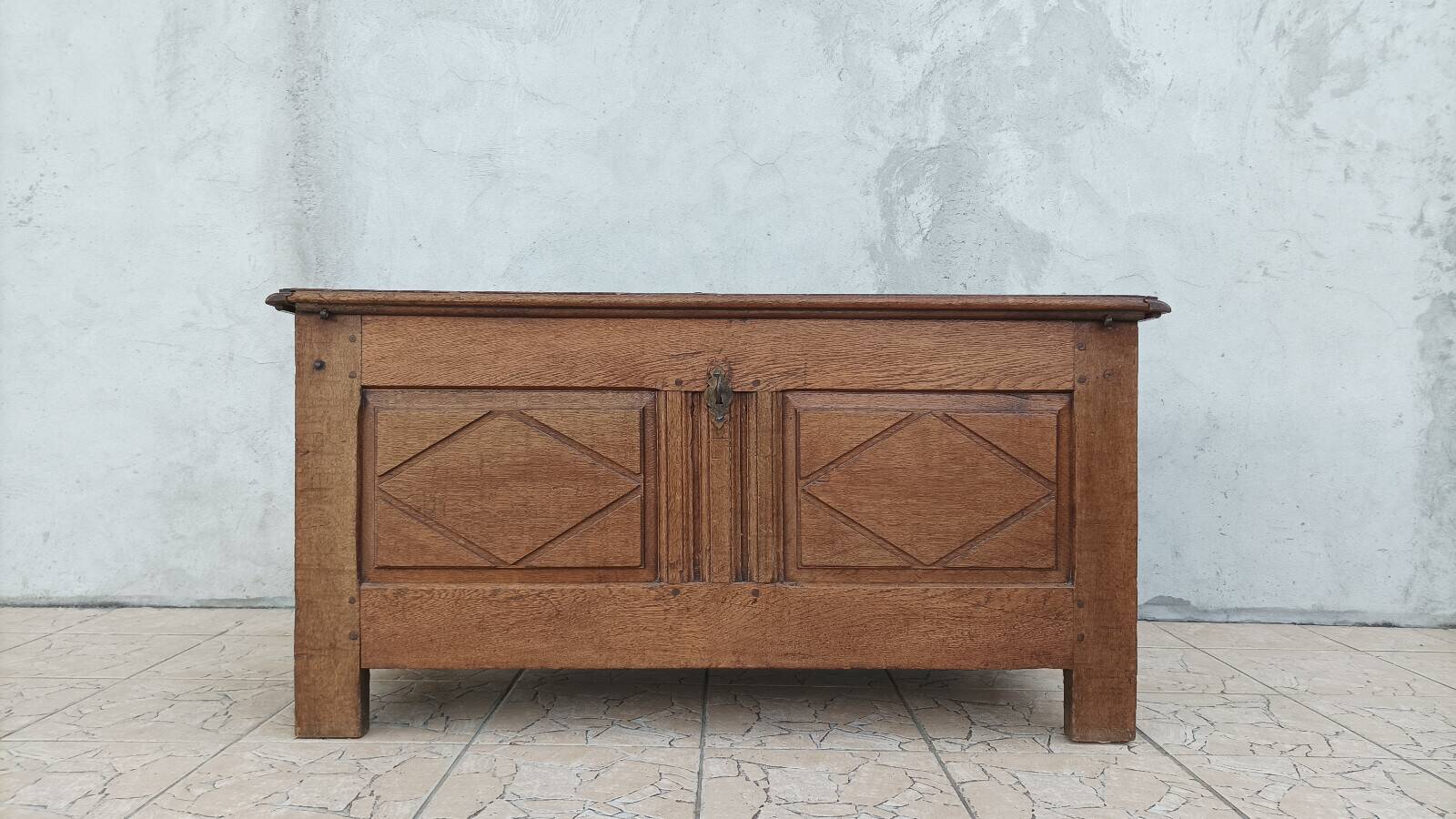 Louis XIII oak chest
