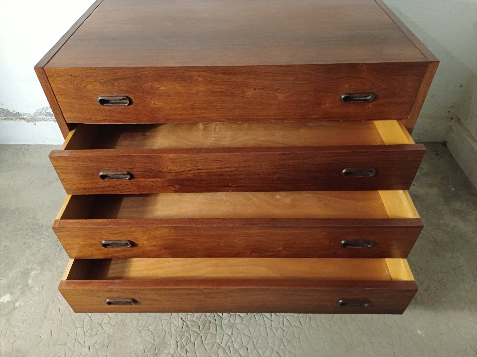 Scandinavian chest of drawers