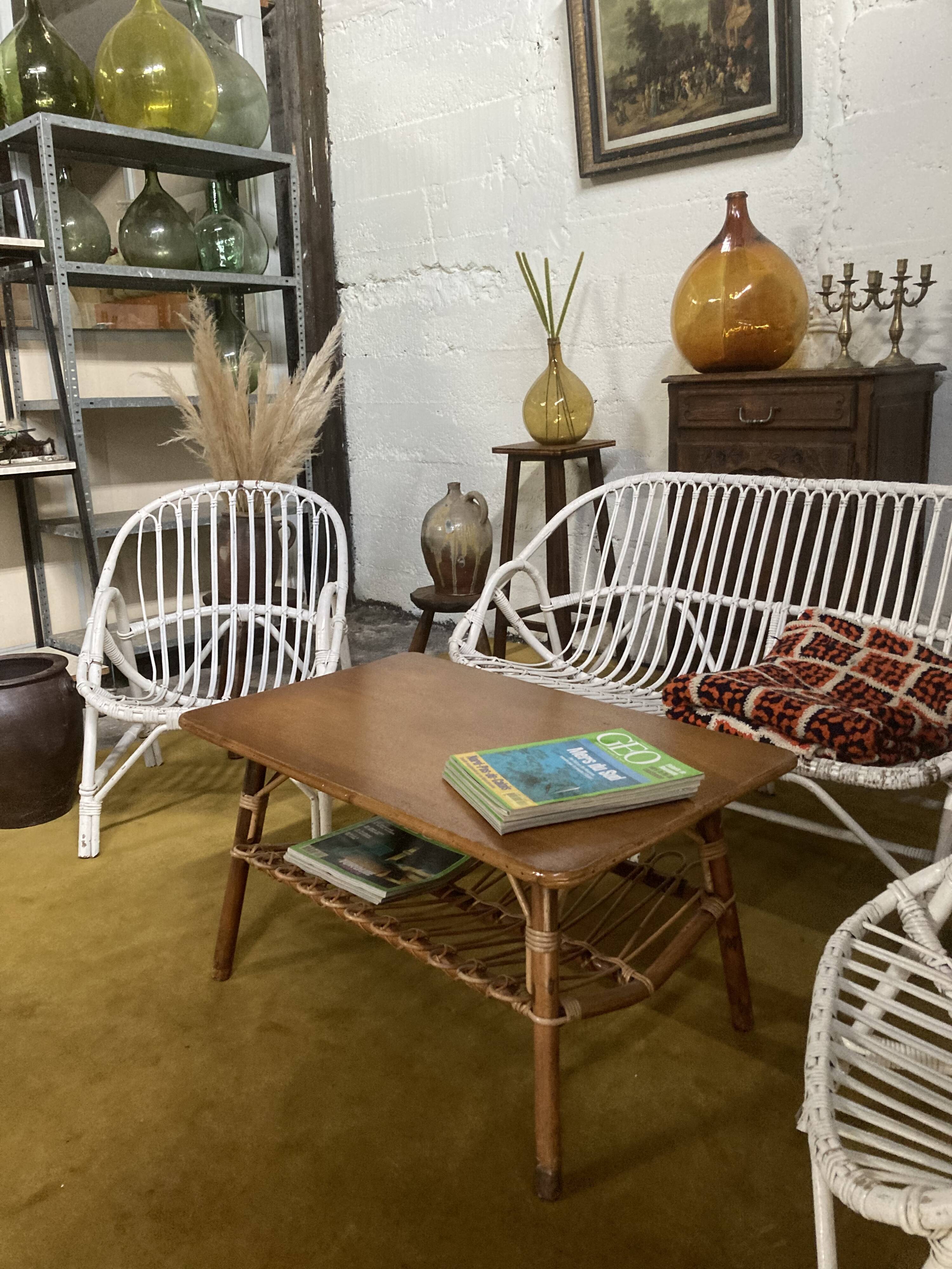 Rattan living room table with review door from the 70