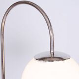 Lampadaire chromé restauré, acier, verre de lait, hauteur réglable, tchèque, années 1930