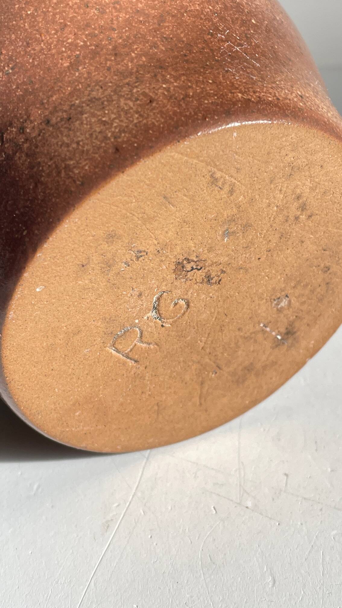 Vase artisanal signed stoneware vintage