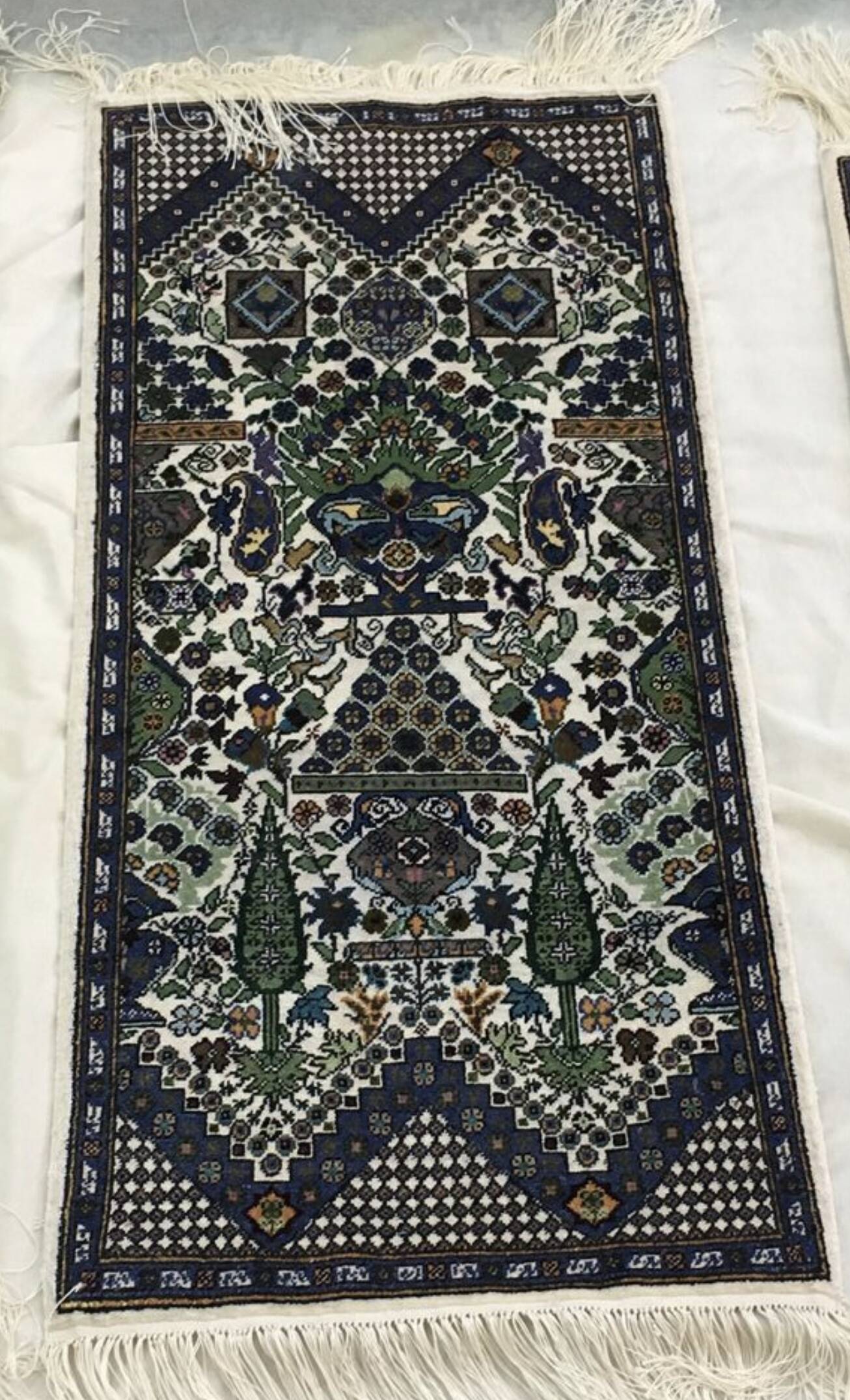 Table Hand-knotted rug in natural silk