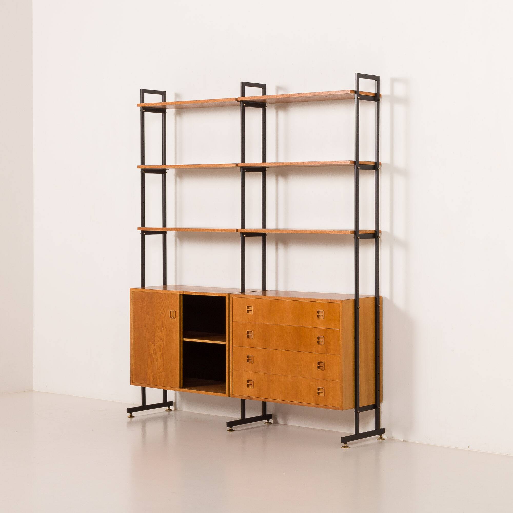 Wall unit, Scandinavian bookshelf in oak, 1970s.