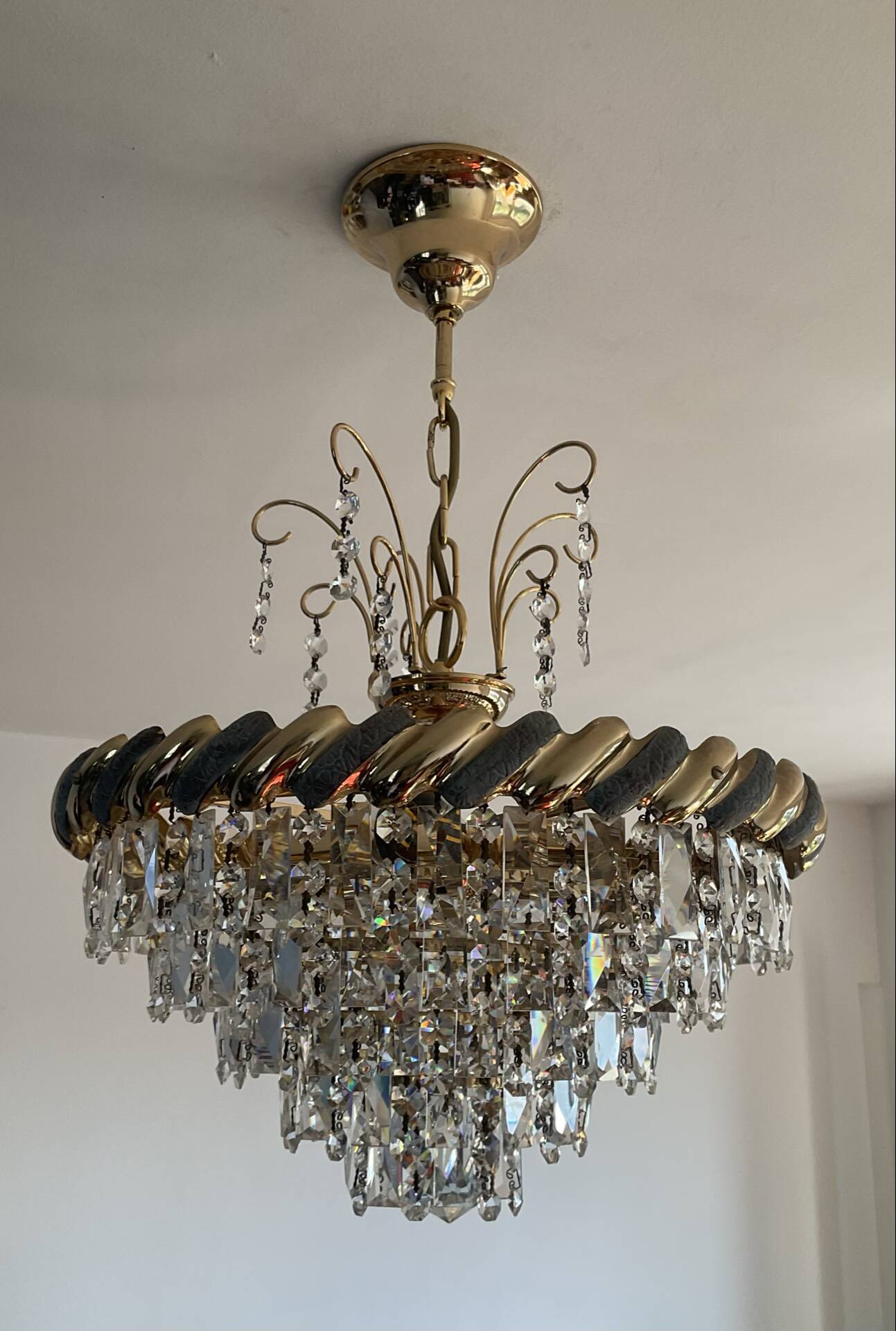 Lustre cascade de pampilles cristal et laiton