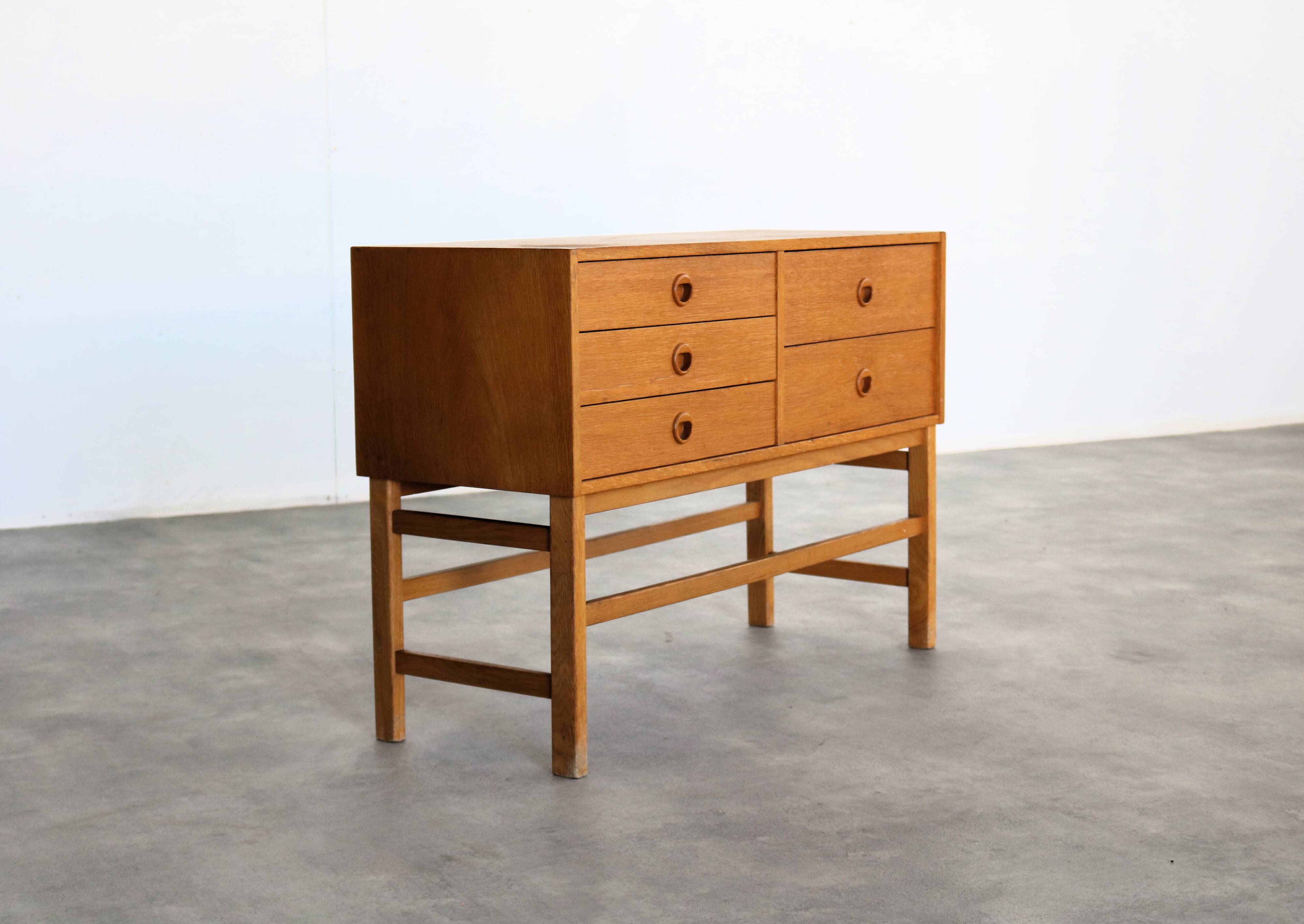 vintage chest of drawers | hall closet | cupboard | 60s