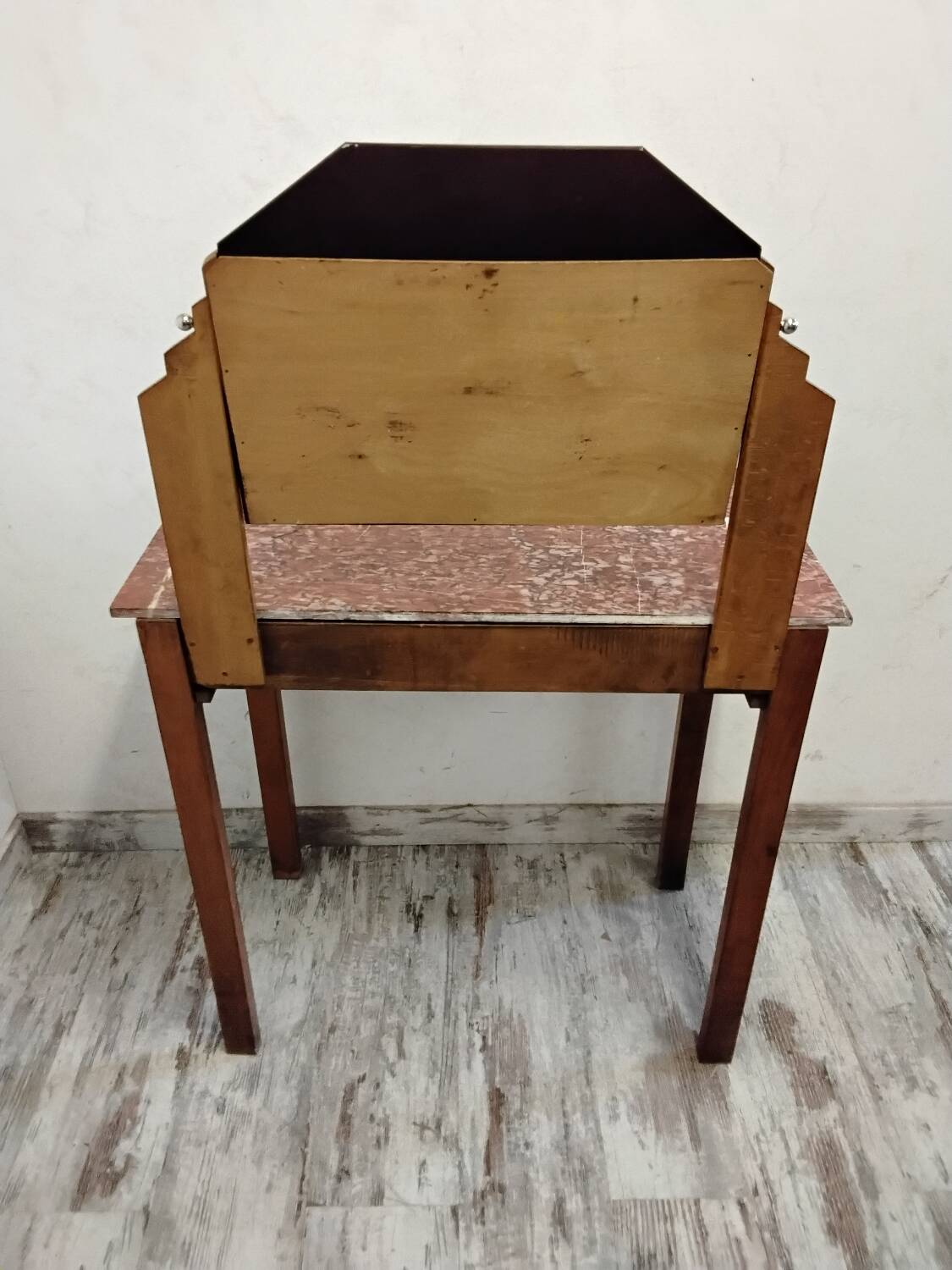 Art Deco Hairdresser