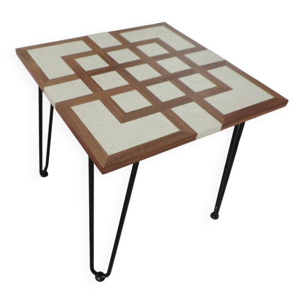 Table d'appoint en noyer américain et érable moucheté blanchi