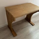 Bureau ancien pour enfant