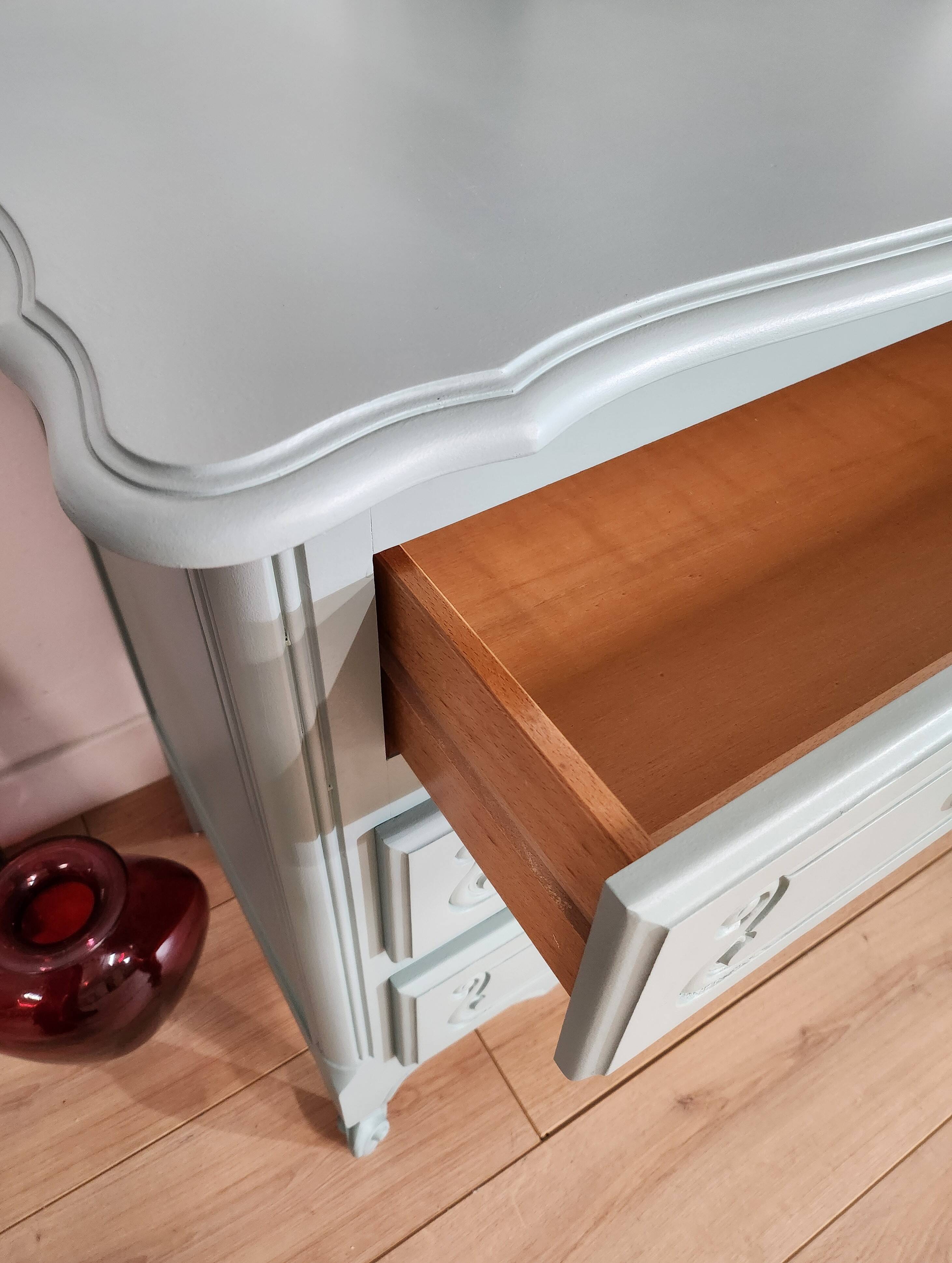 Chest of drawers with 3 drawers