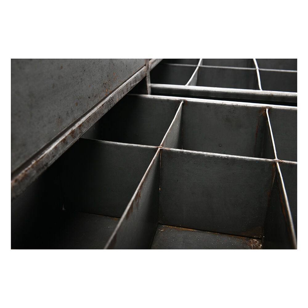 16-drawer metal workshop dresser