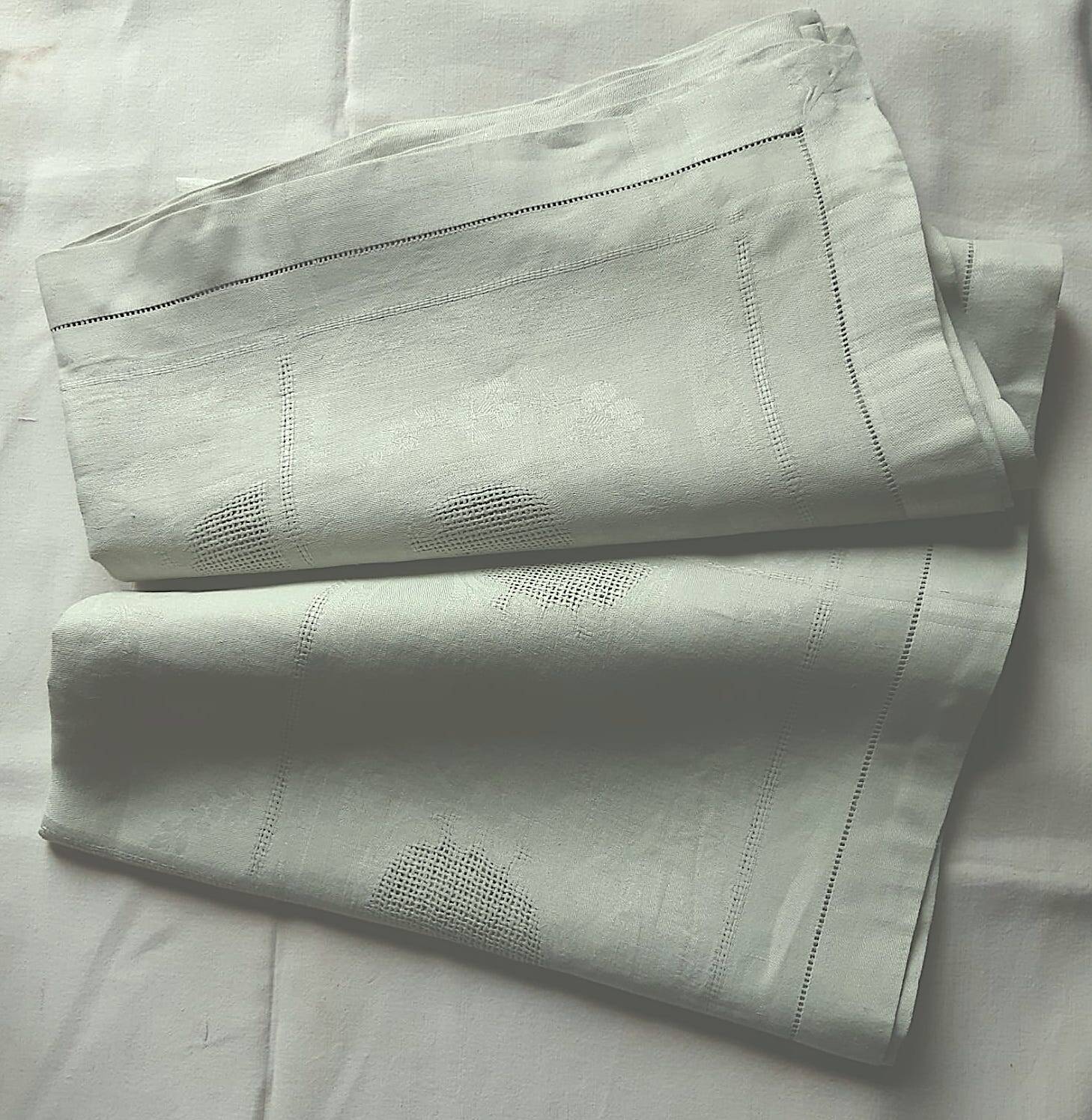 square damask tablecloth 145 x 145 cm almond green