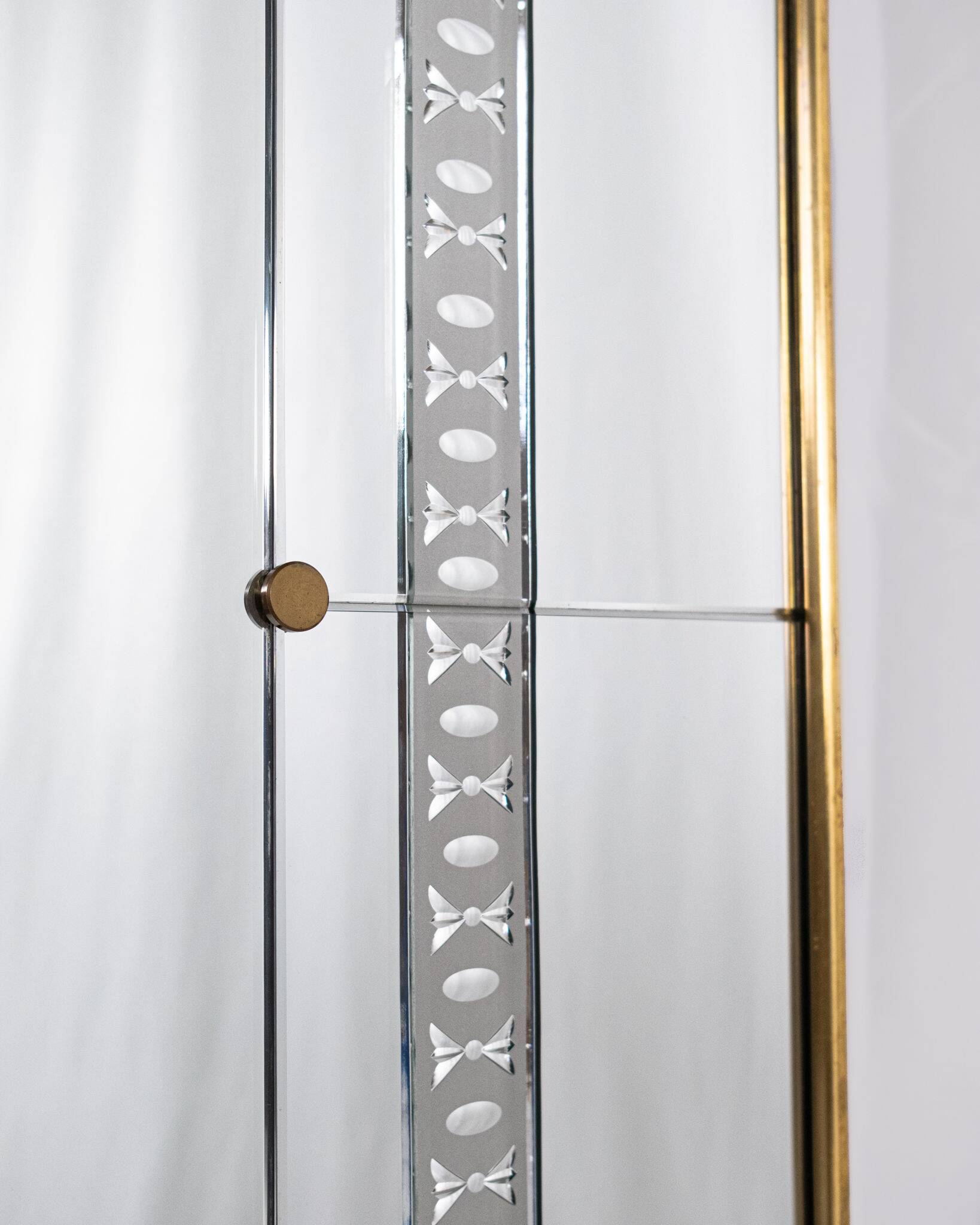 Large brasserie-style mirror with engraved mirrors, France, 1950s