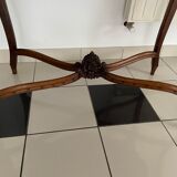 Table en noyer sculpté style Louis XV