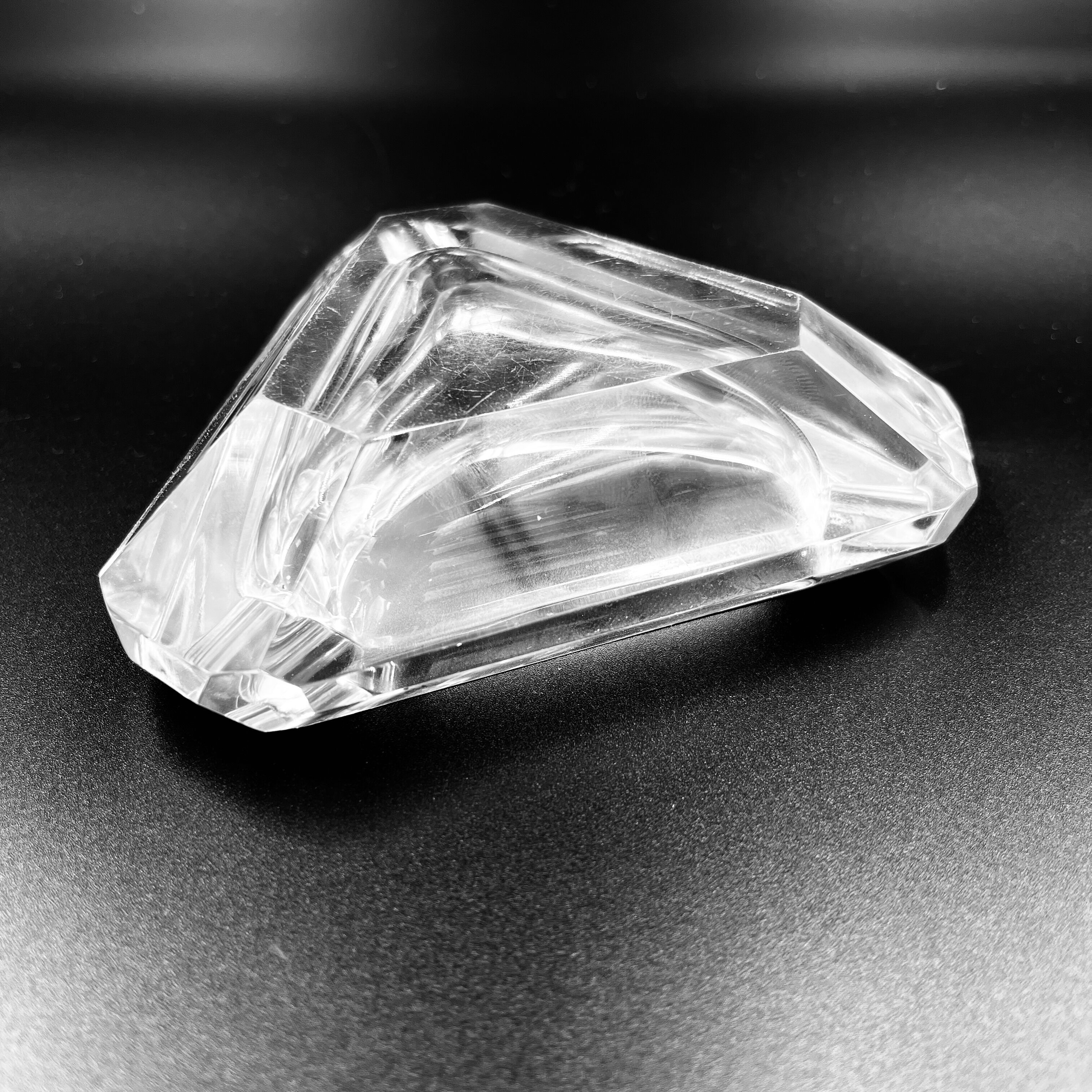 Triangular ashtray in val saint Lambert crystal
