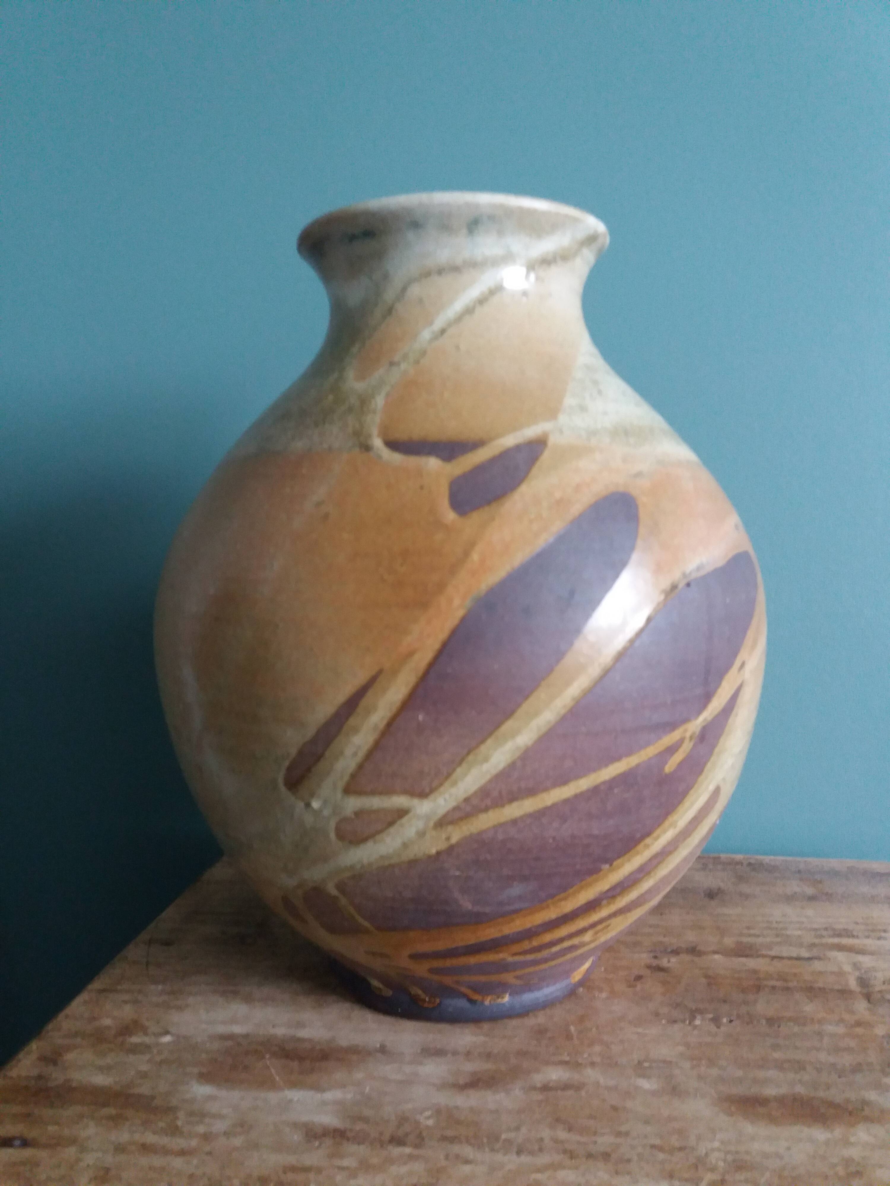 Vase signed 29 cm