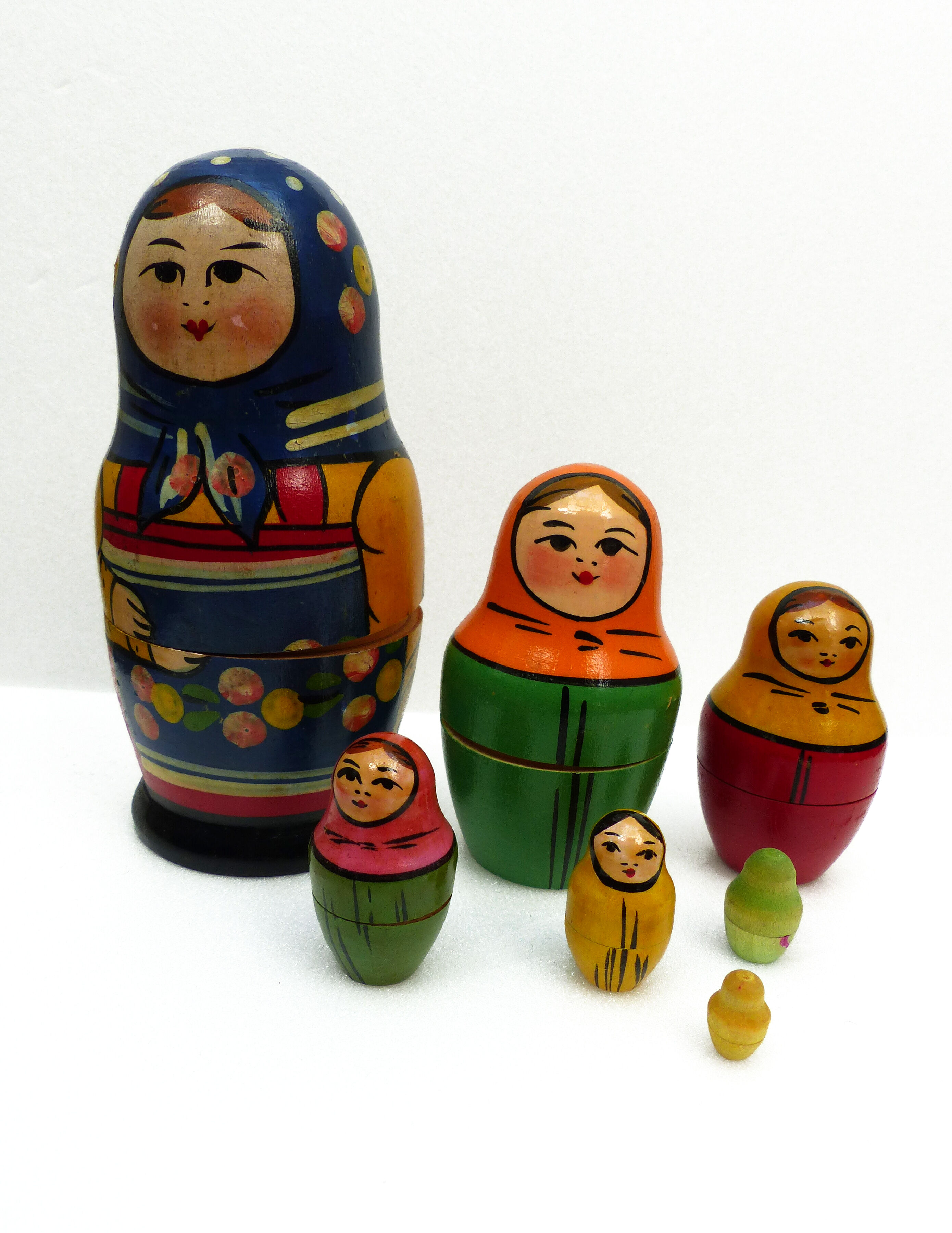 Set of 7 Russian dolls