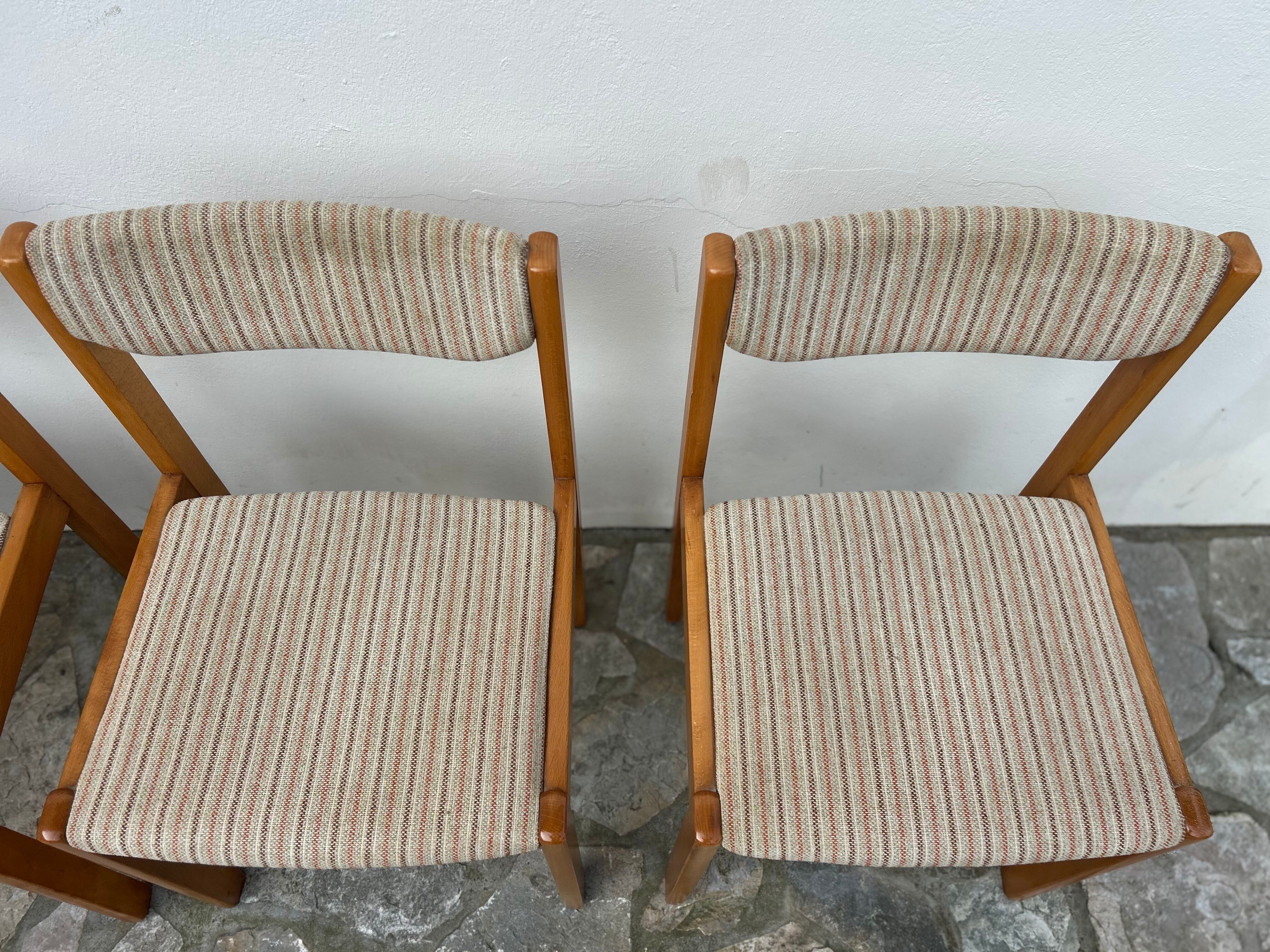 Set of 4 vintage chairs