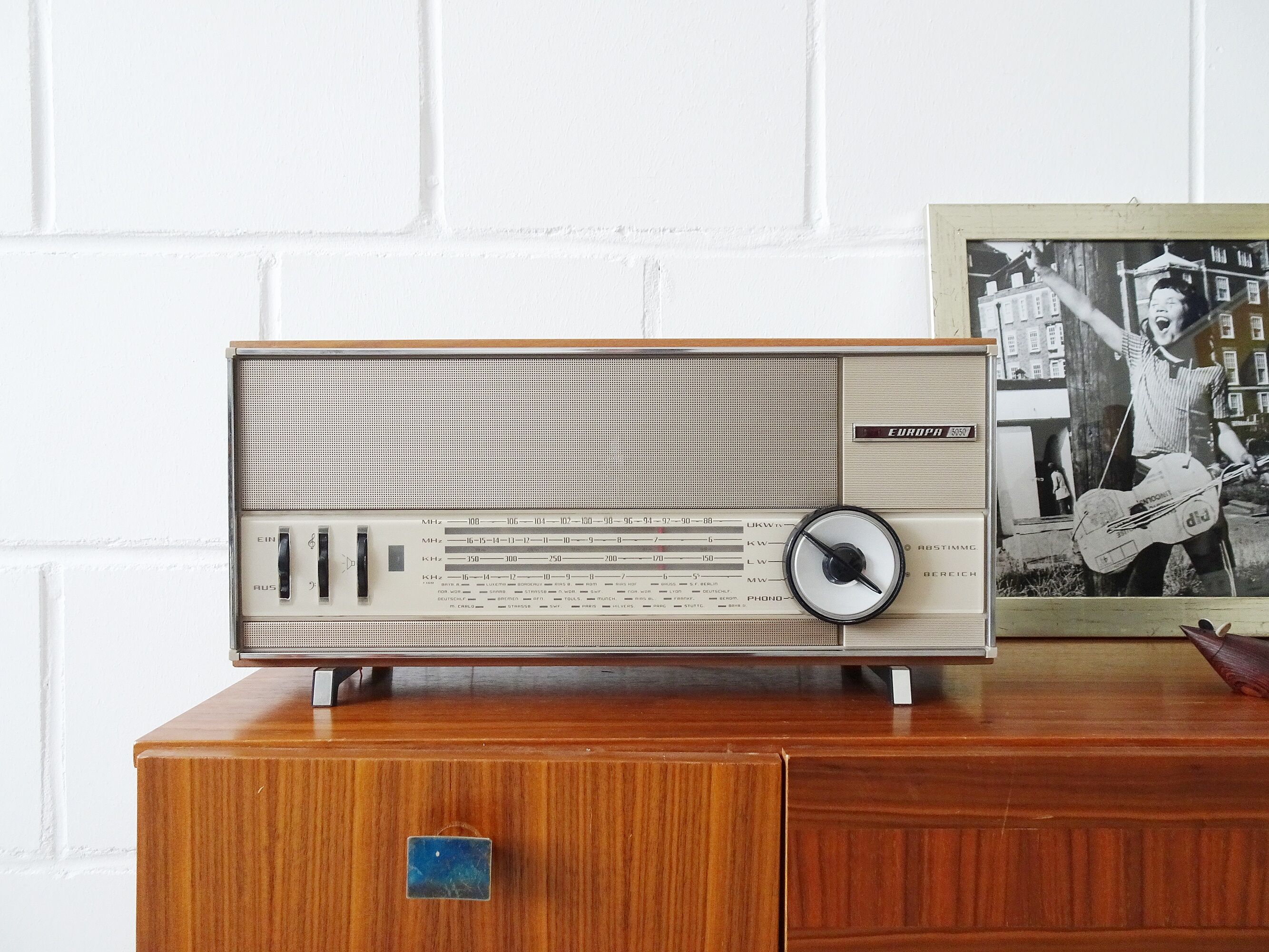 Mid century radio, tube radio europa 3030 with wood paneling