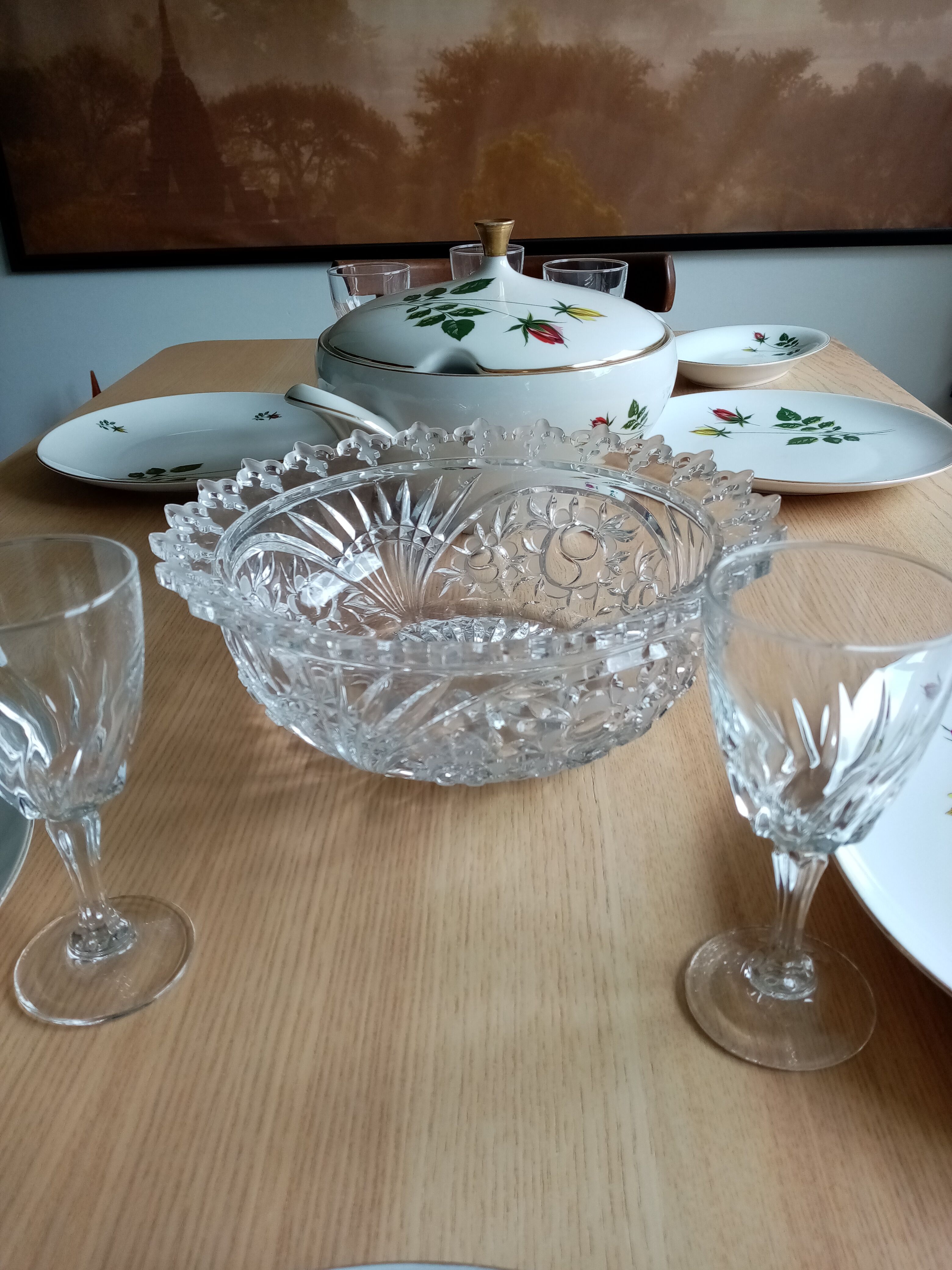 Salad bowl crystal lily flowers