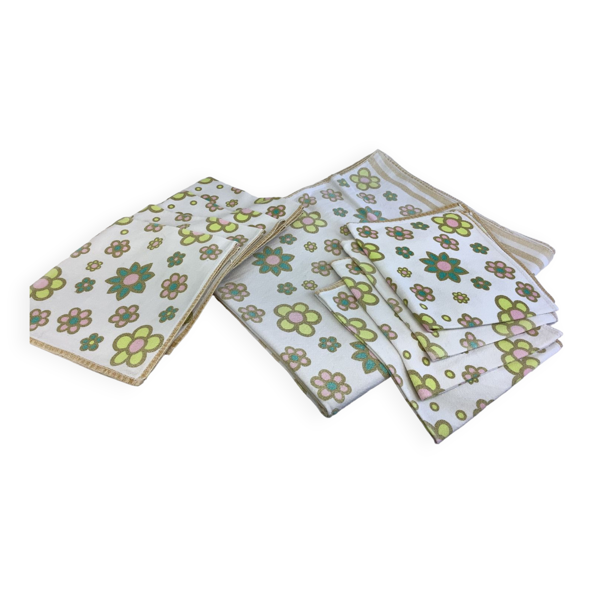 Vintage rectangular tablecloth & 8 towels