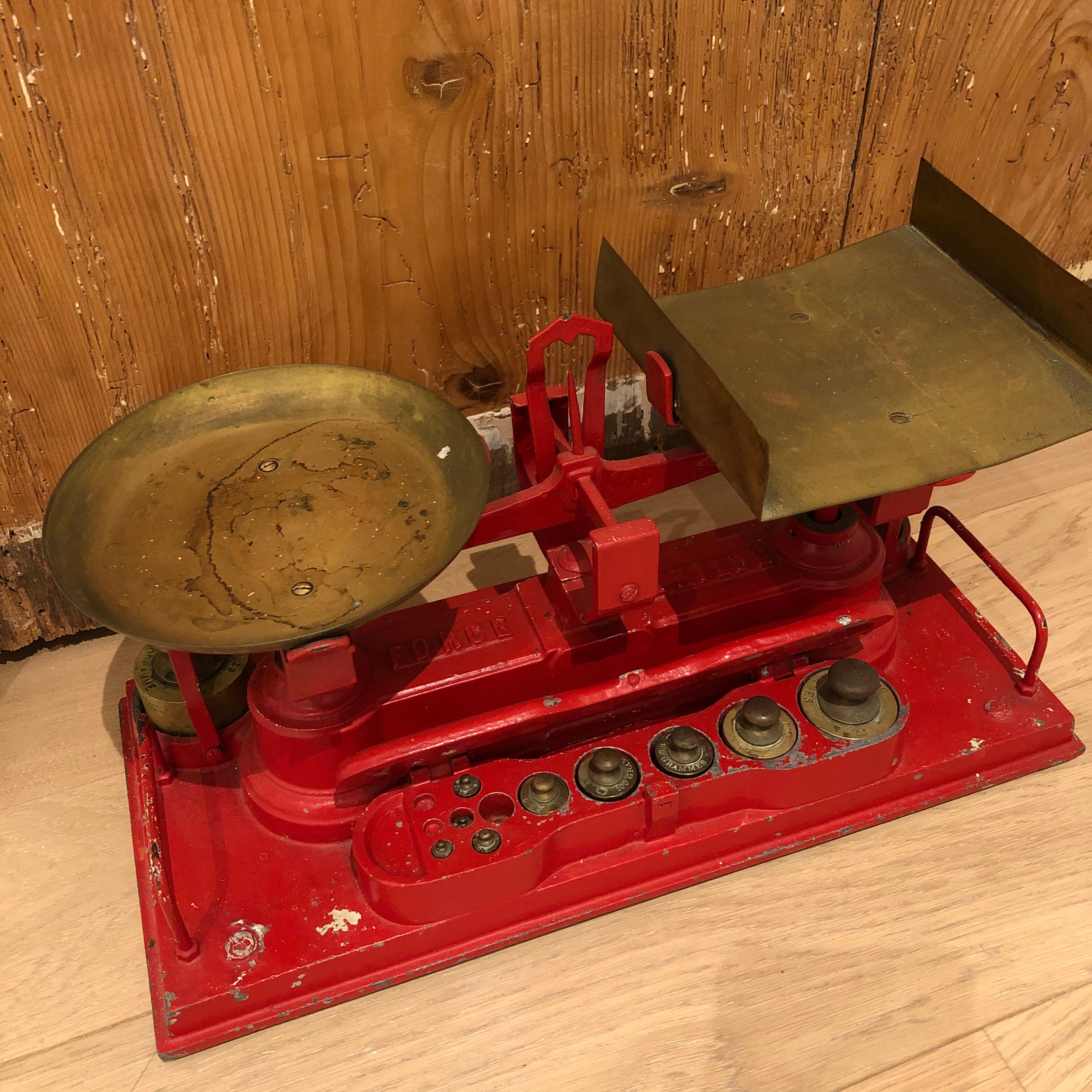 Vintage red kitchen scale