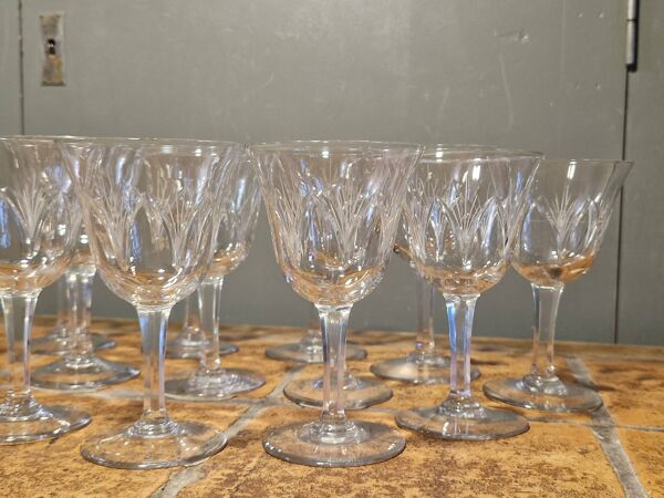 14 Verres anciens Cristal gravé 9 Vin - 5 Eau  + 2 Kdo