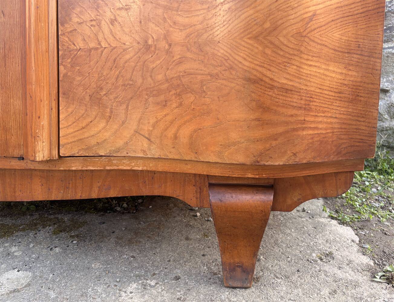 Art Deco wardrobe in flame walnut with central mirror – French elegance